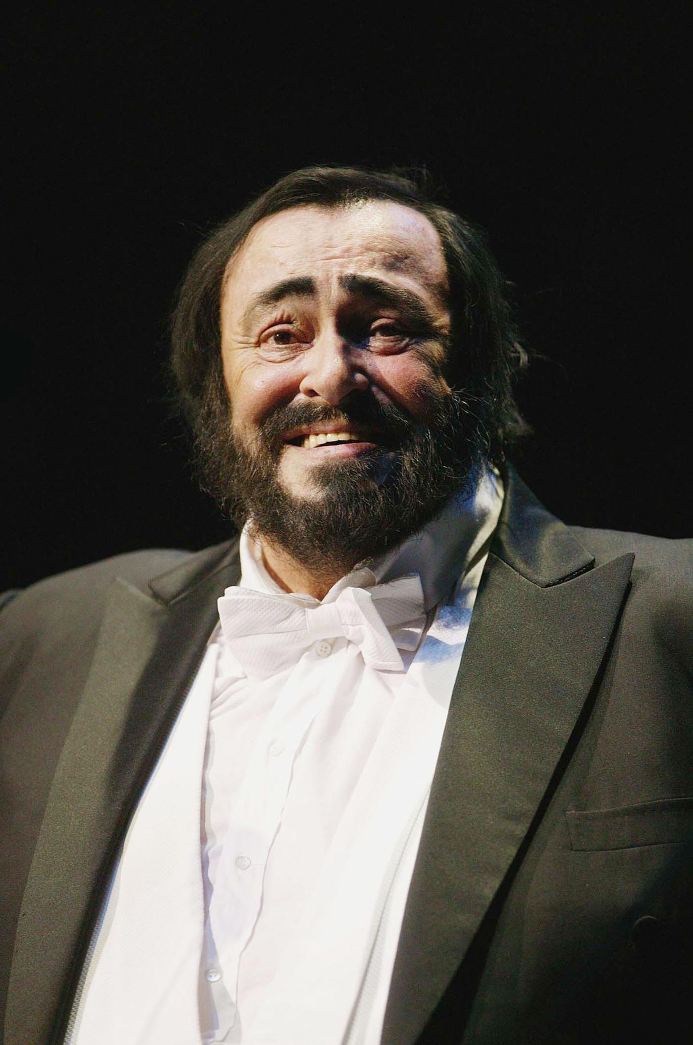 actor Luciano Pavarotti large photo