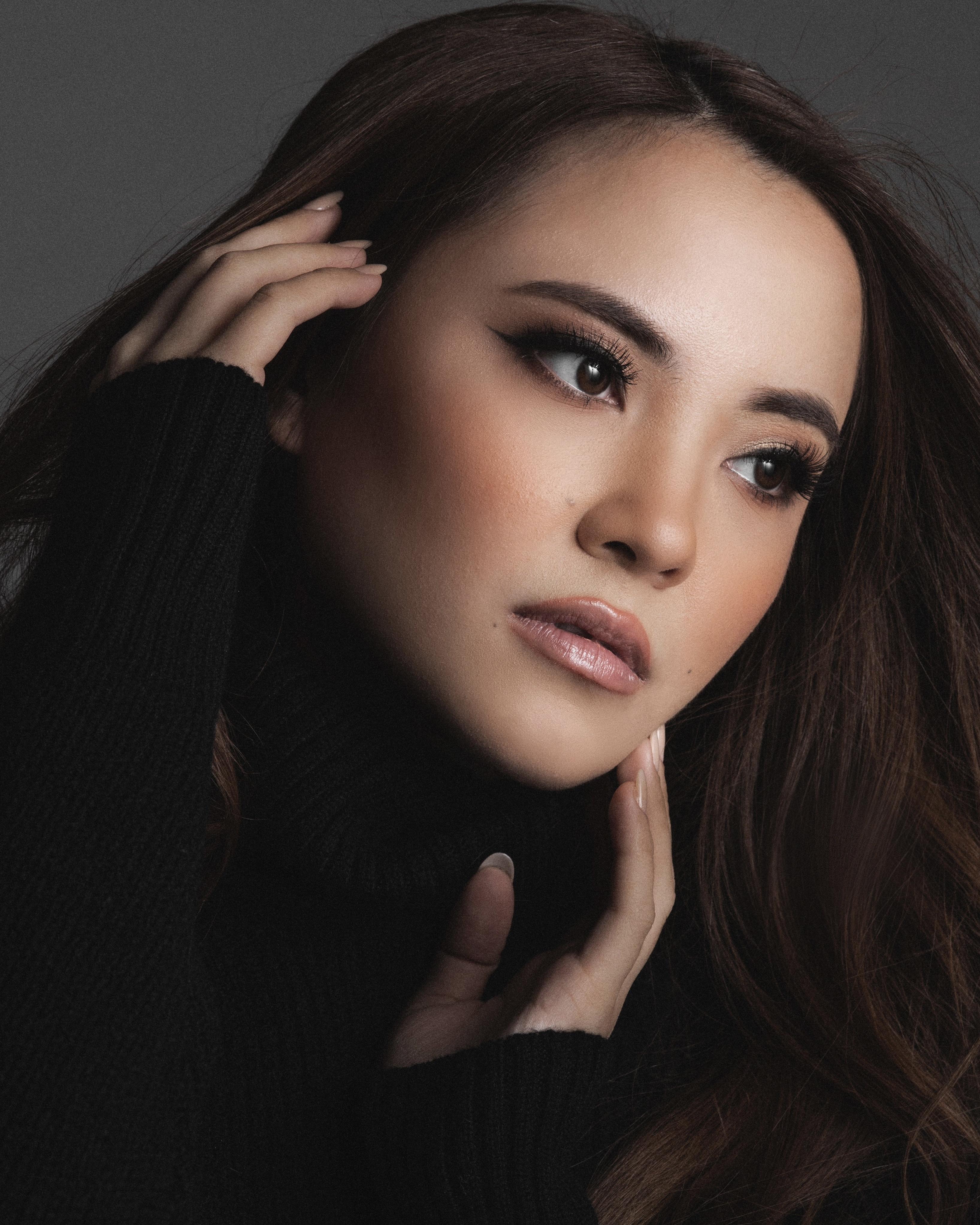 actor Nicole Huff large photo