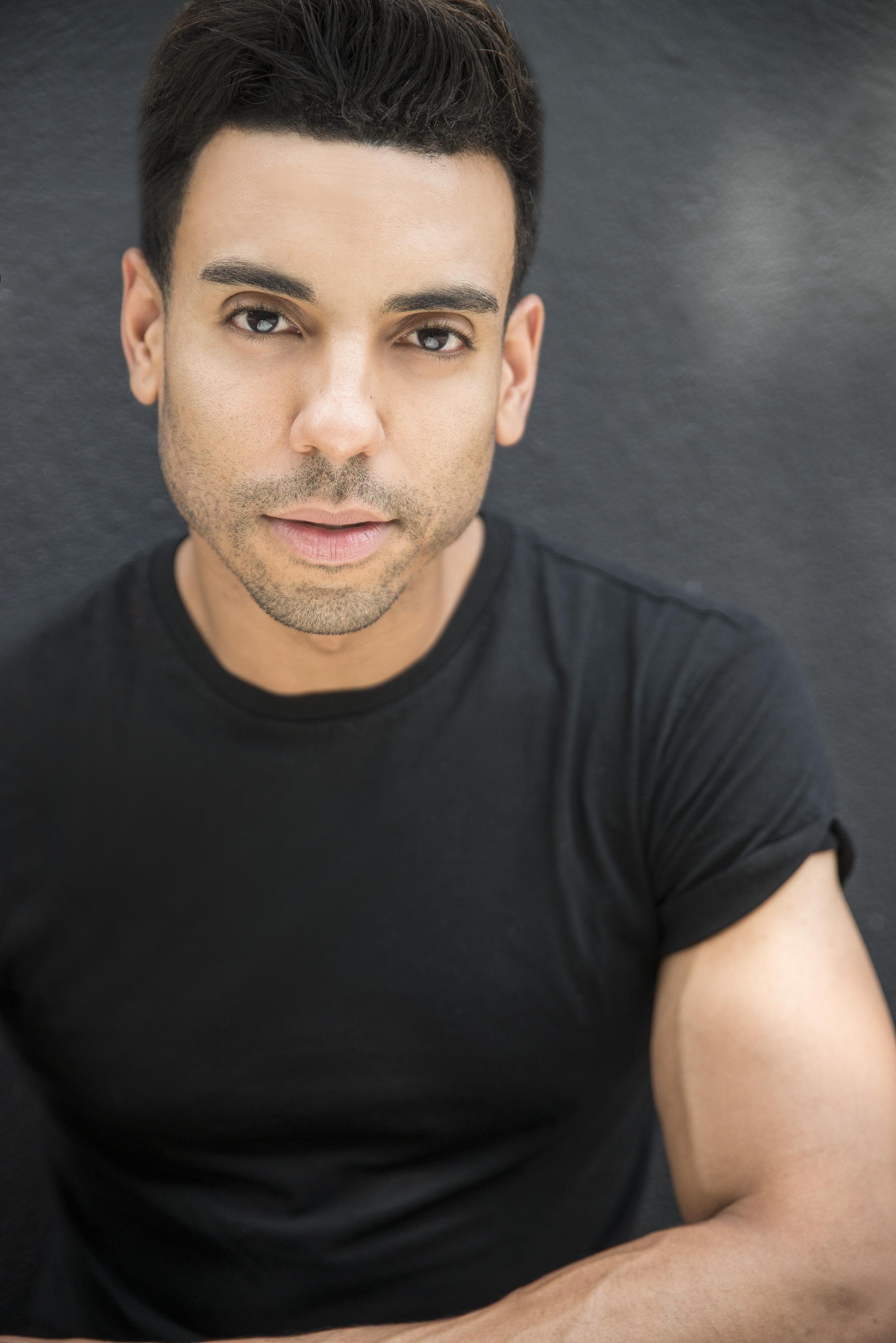 actor Lee Garrett large photo