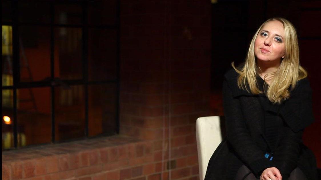 actor Carly Bramwell large photo