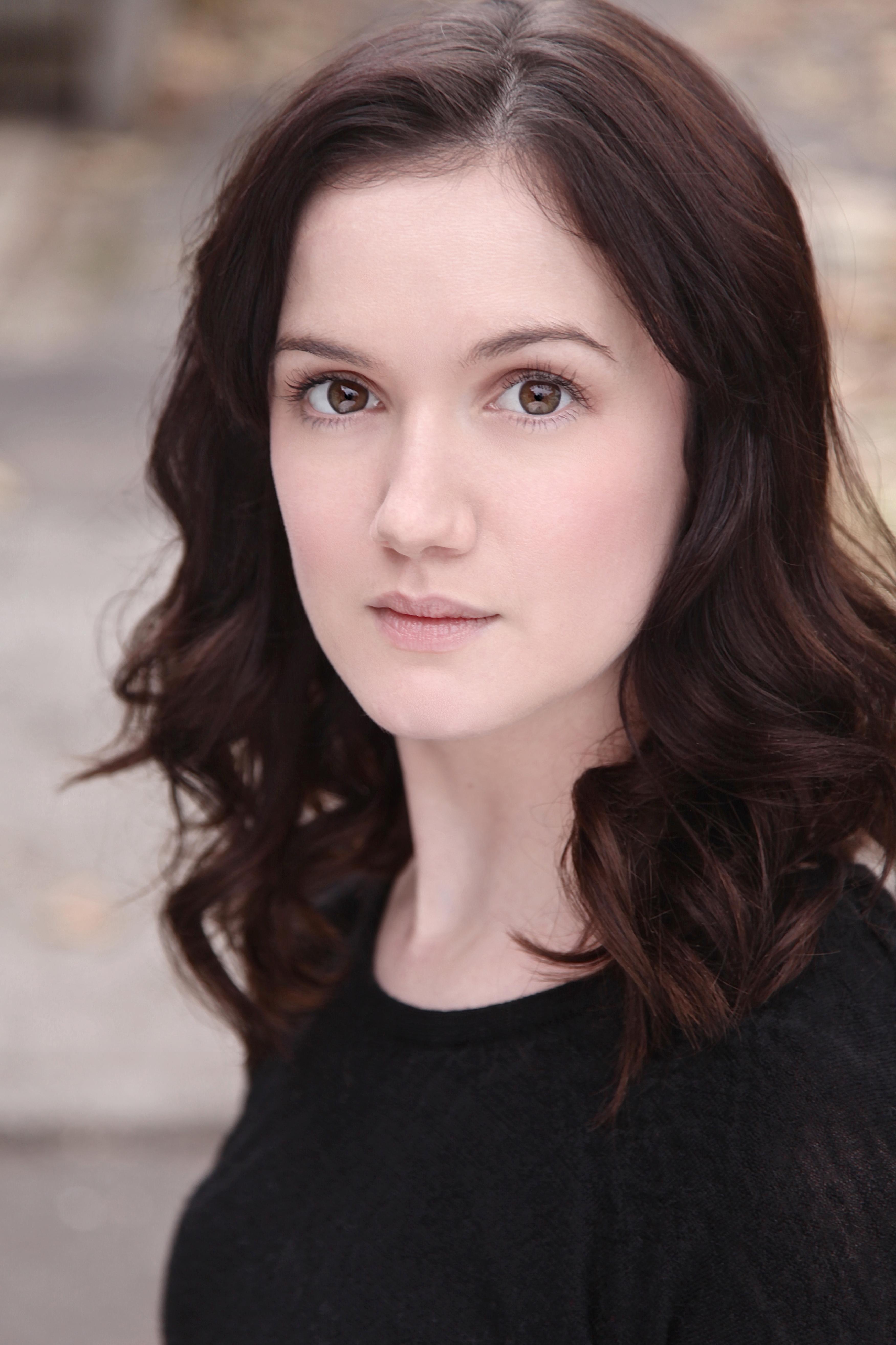 actor Sara Gregory large photo