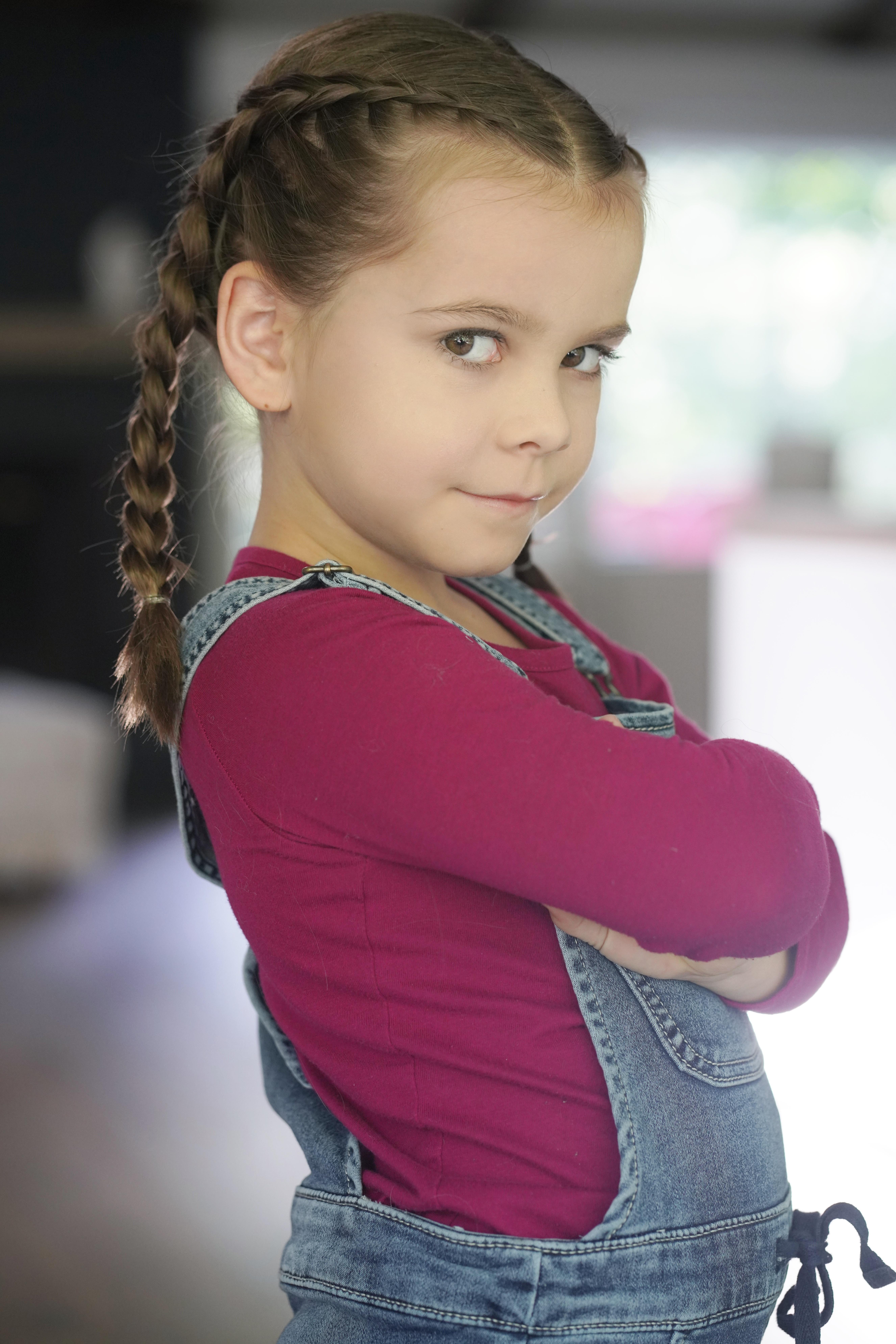 actor Ezra DuVall large photo