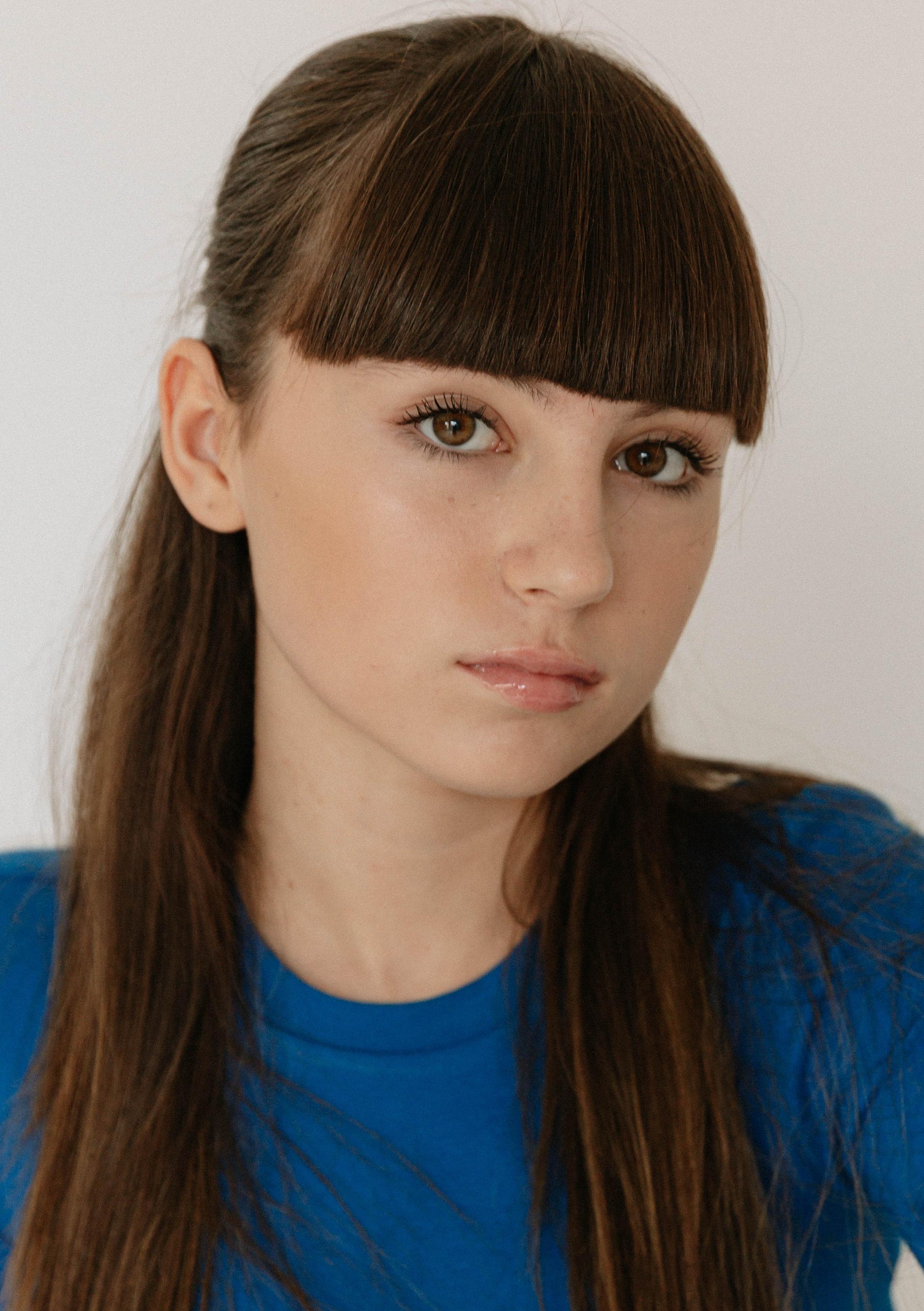 actor Sophie Bullock large photo