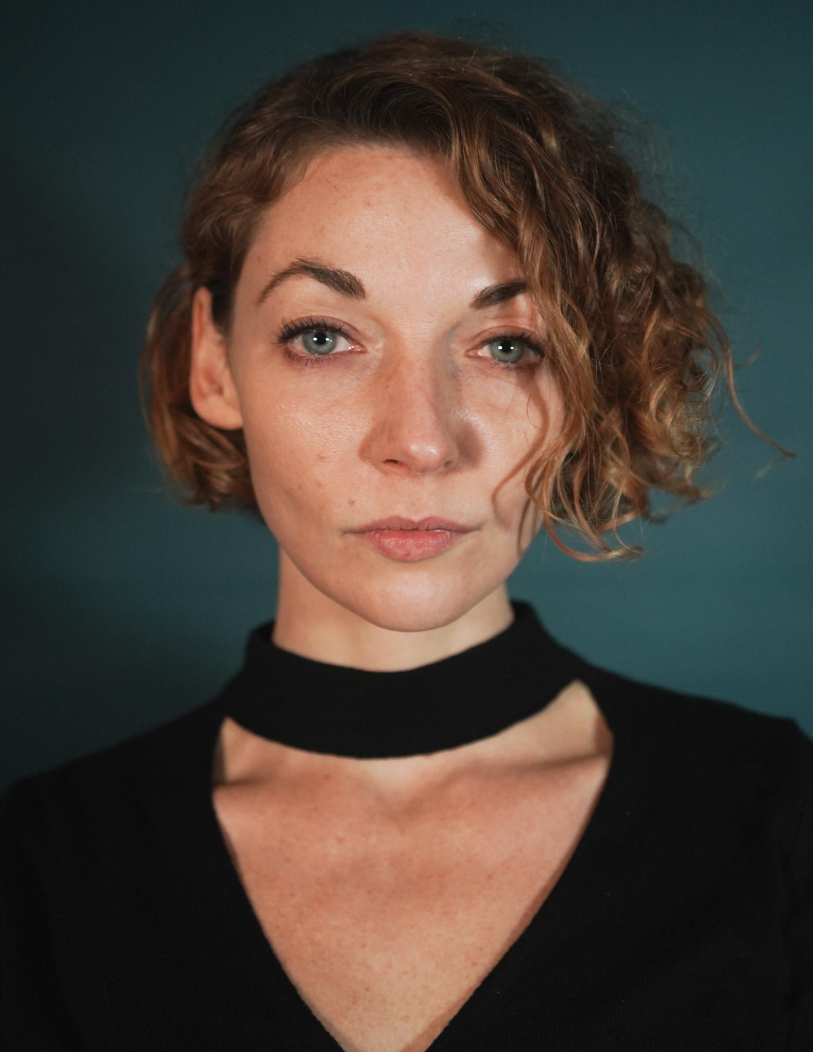 actor Mia Allen large photo