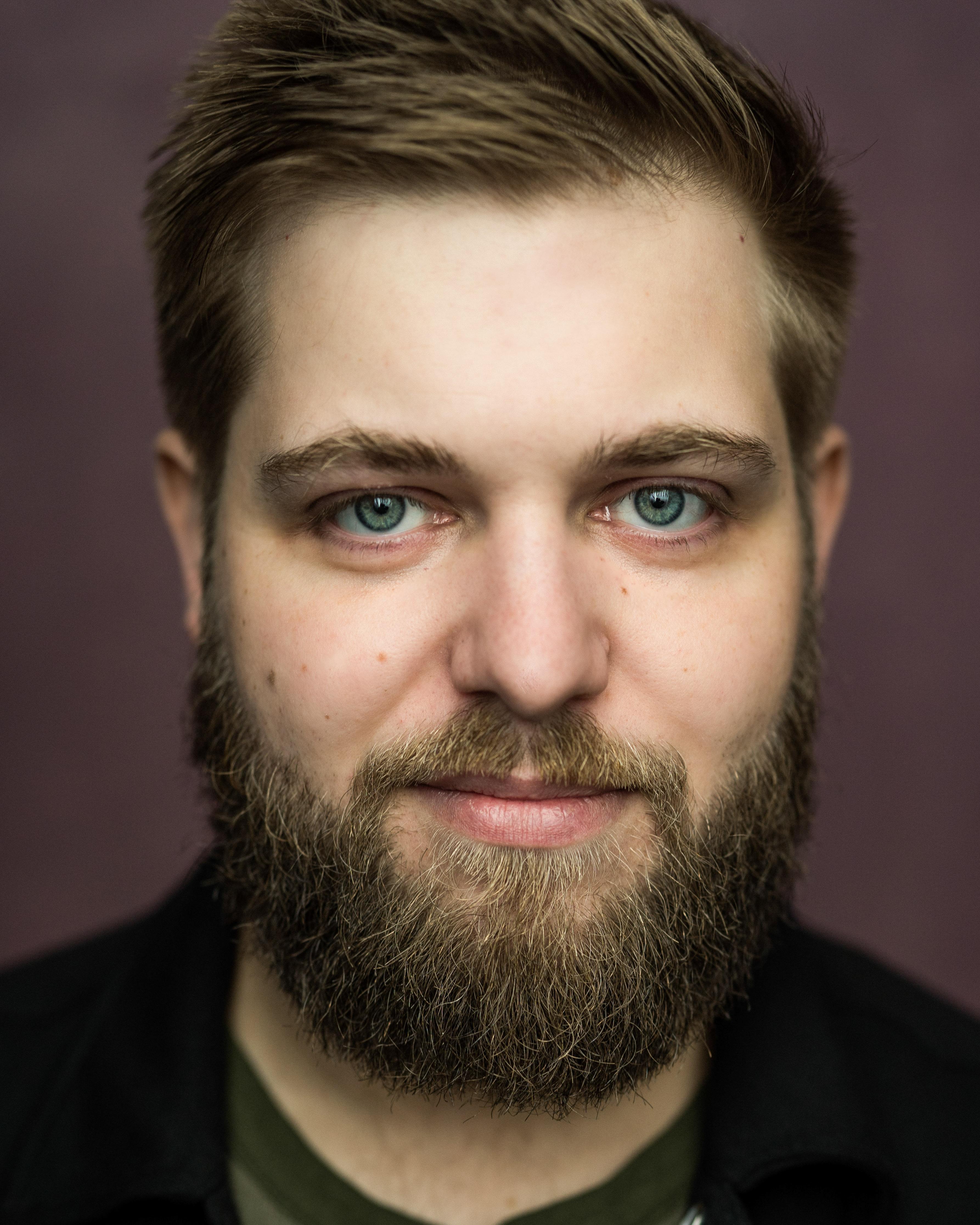 actor George Hider large photo