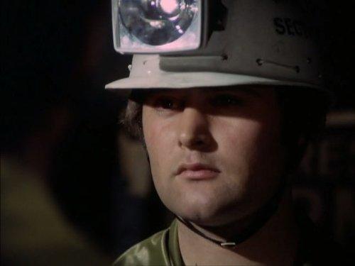 actor Lloyd McGuire large photo