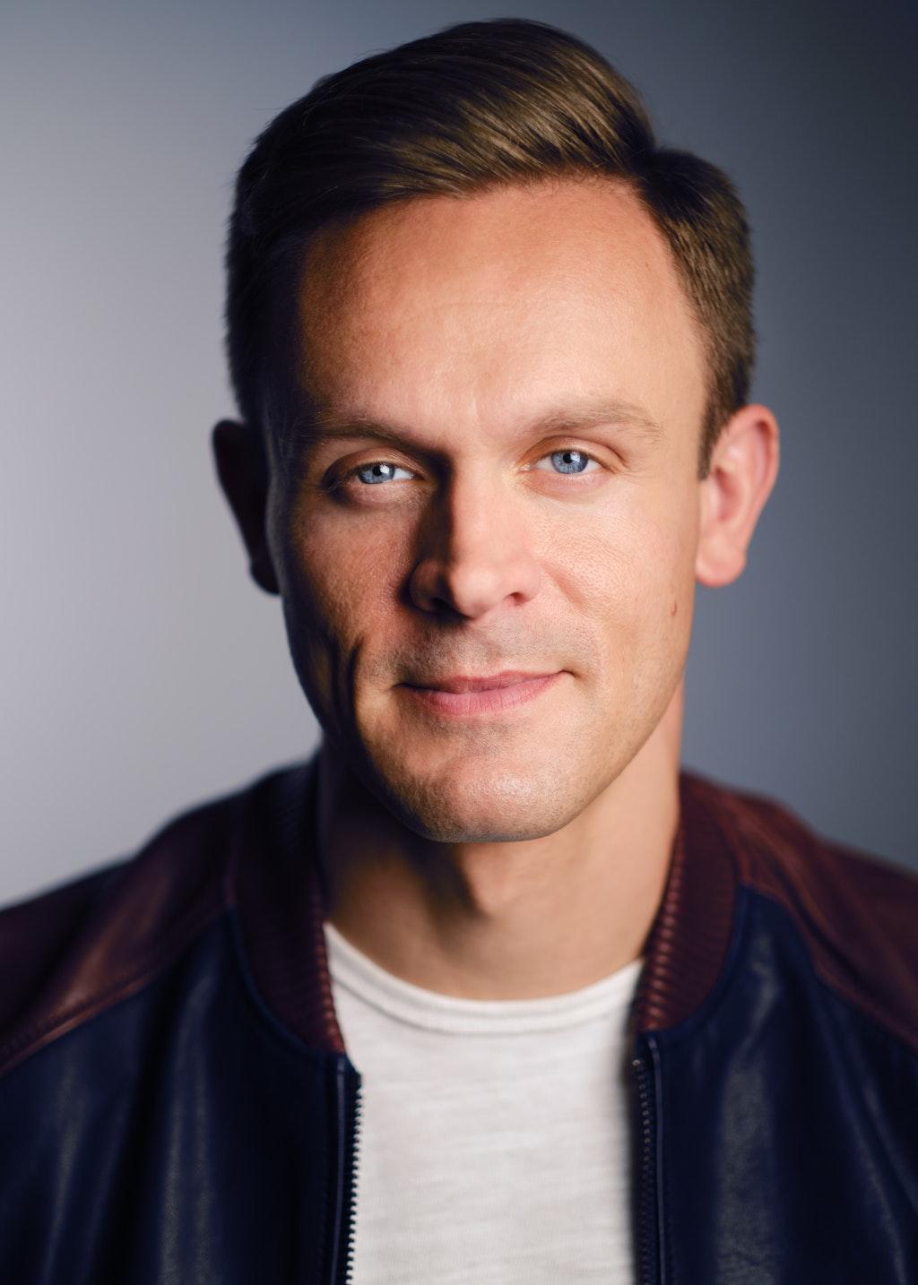 actor Kurt Oberhaus large photo