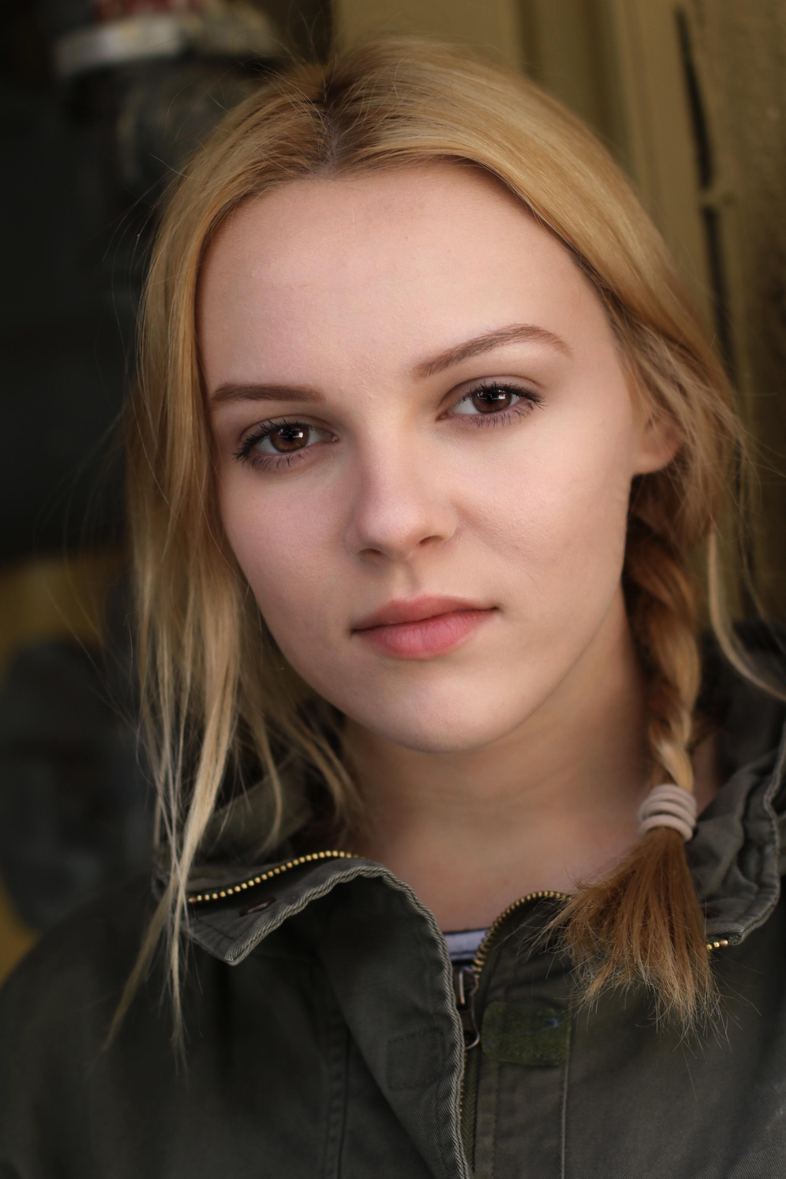 actor Alyssa Elle Steinacker large photo