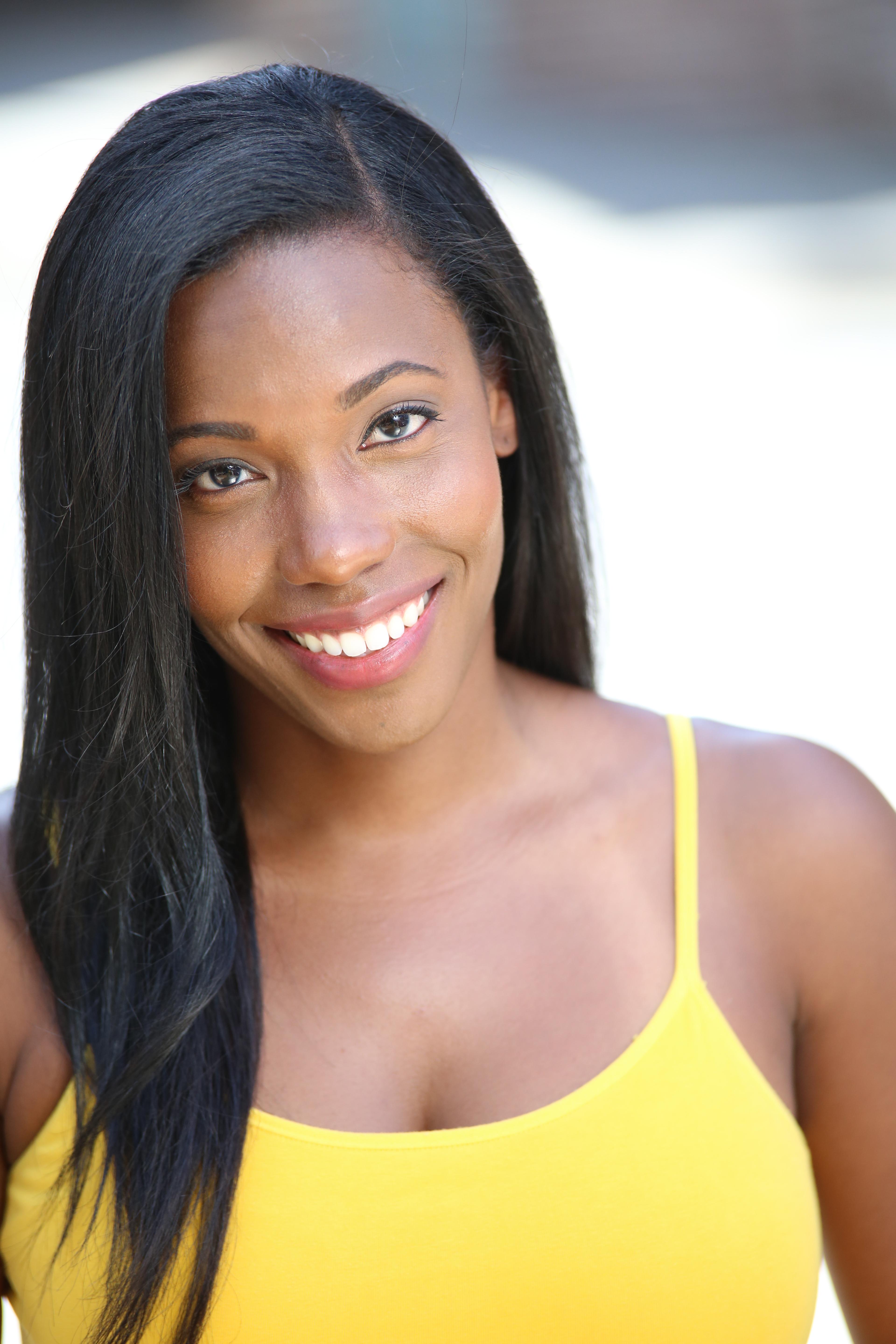 actor Jennifer Renee large photo