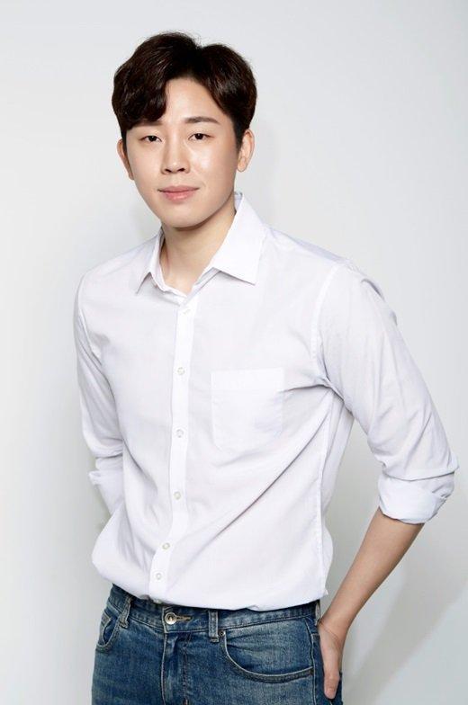 actor Lee Dal large photo