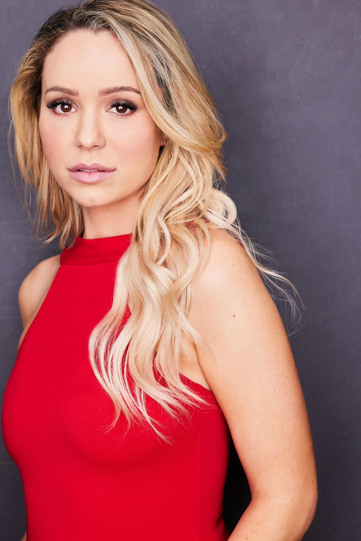 actor Melanie Booth large photo