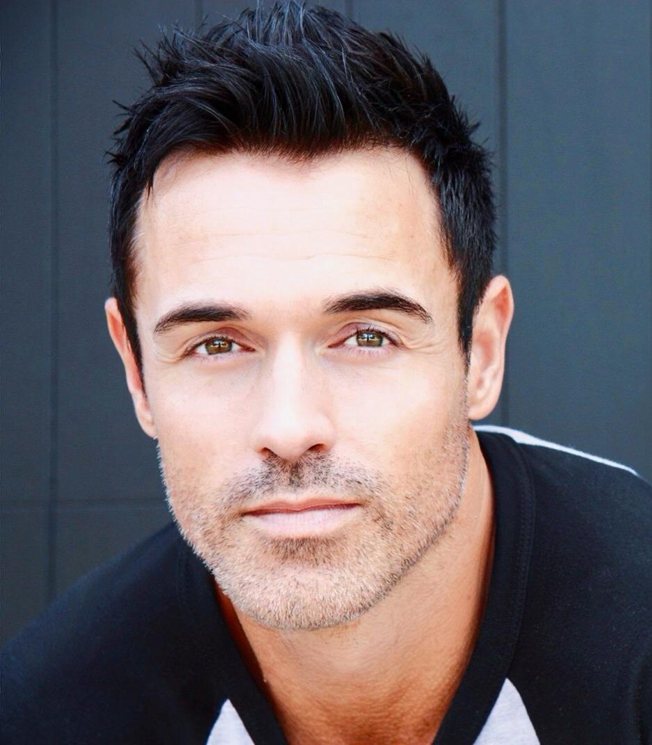 actor Bryan Brewer large photo