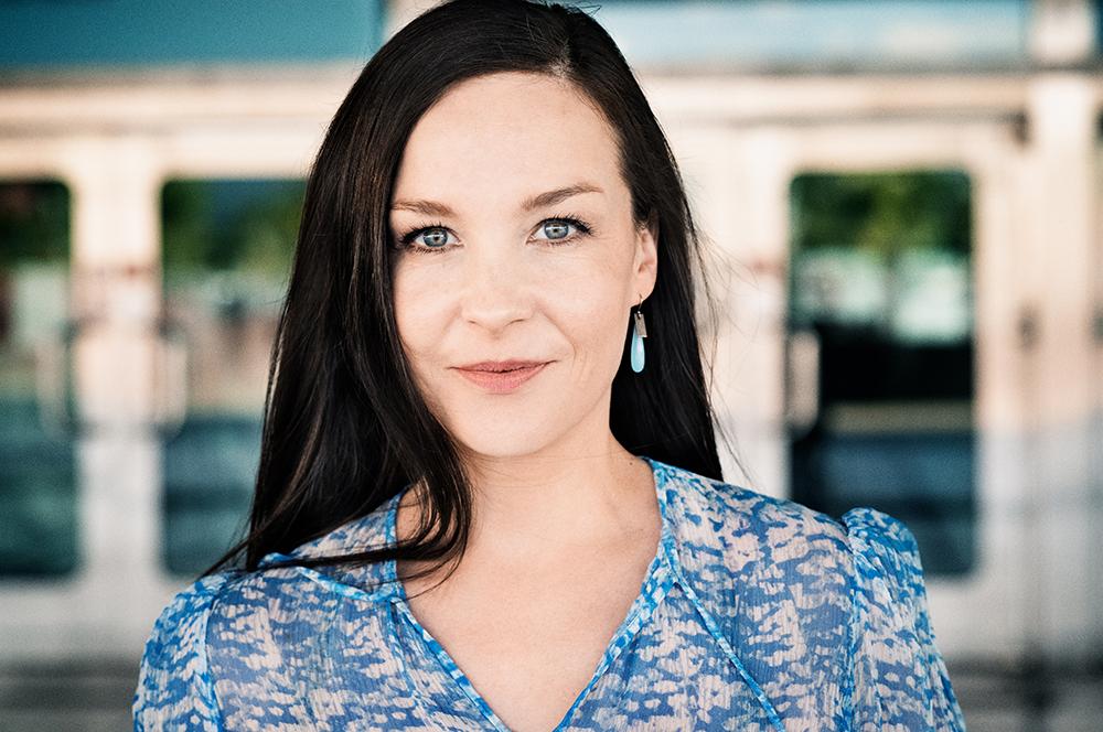 actor Valerie Koch large photo