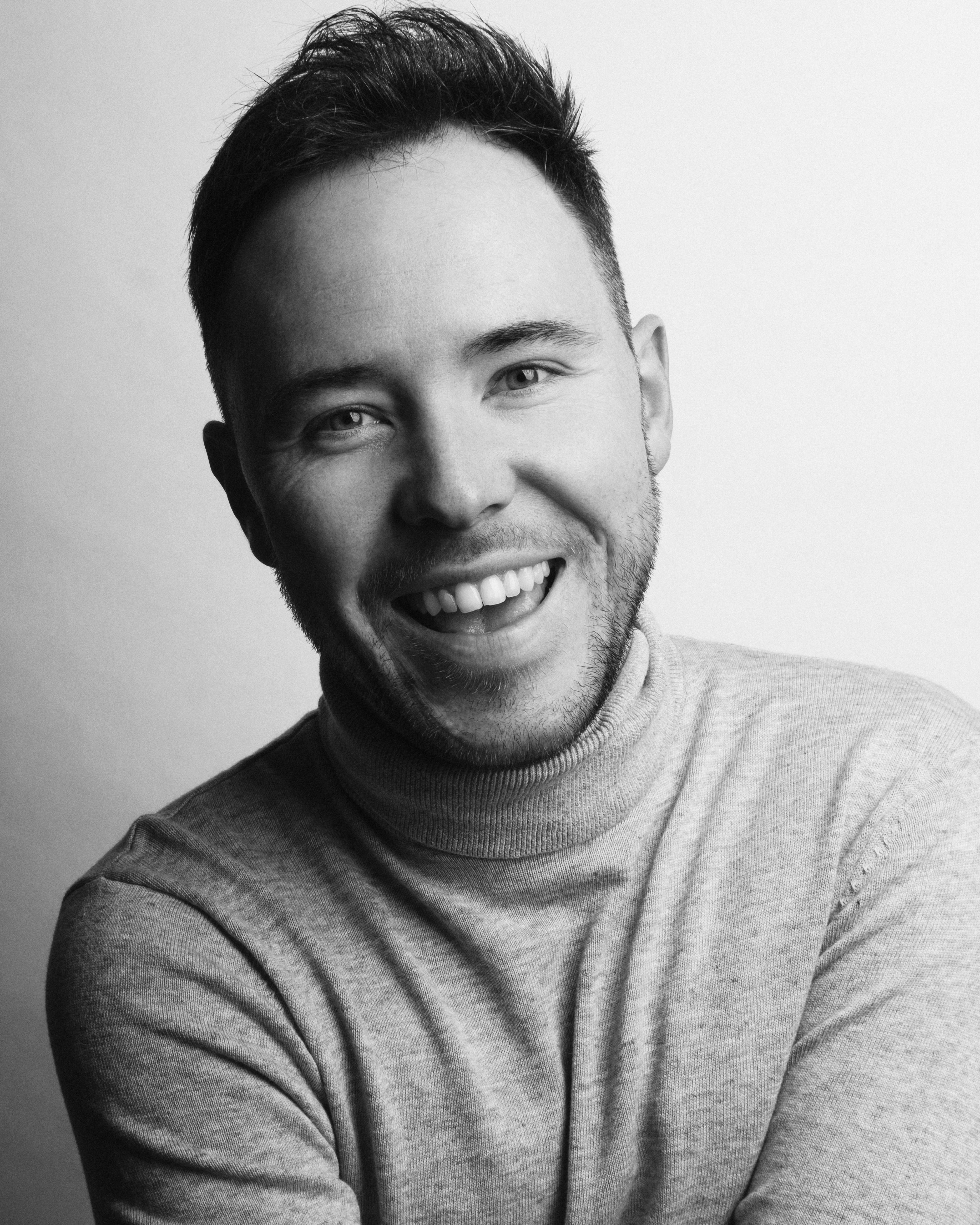 actor Josh Dinneen large photo