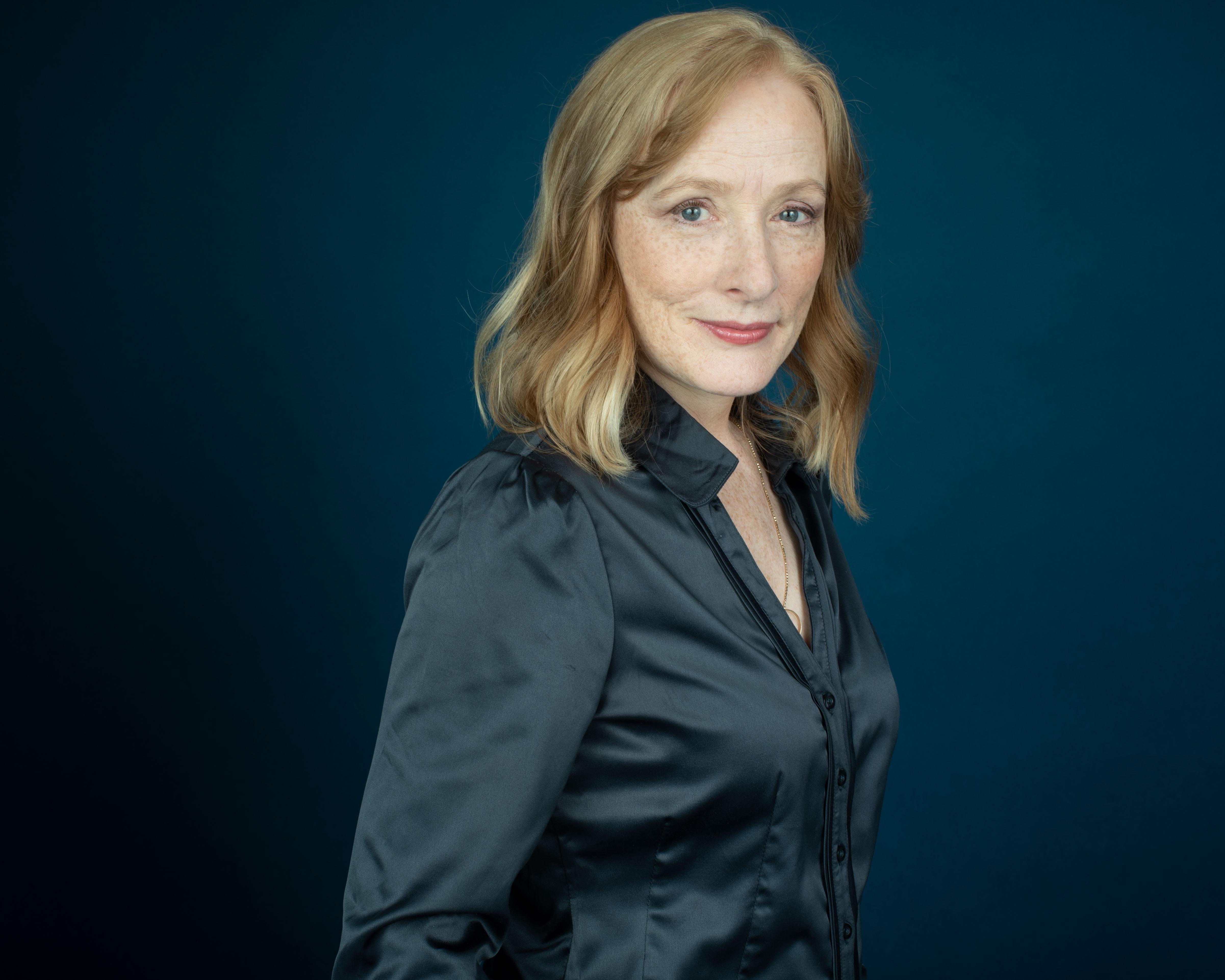 actor Debra Hale large photo