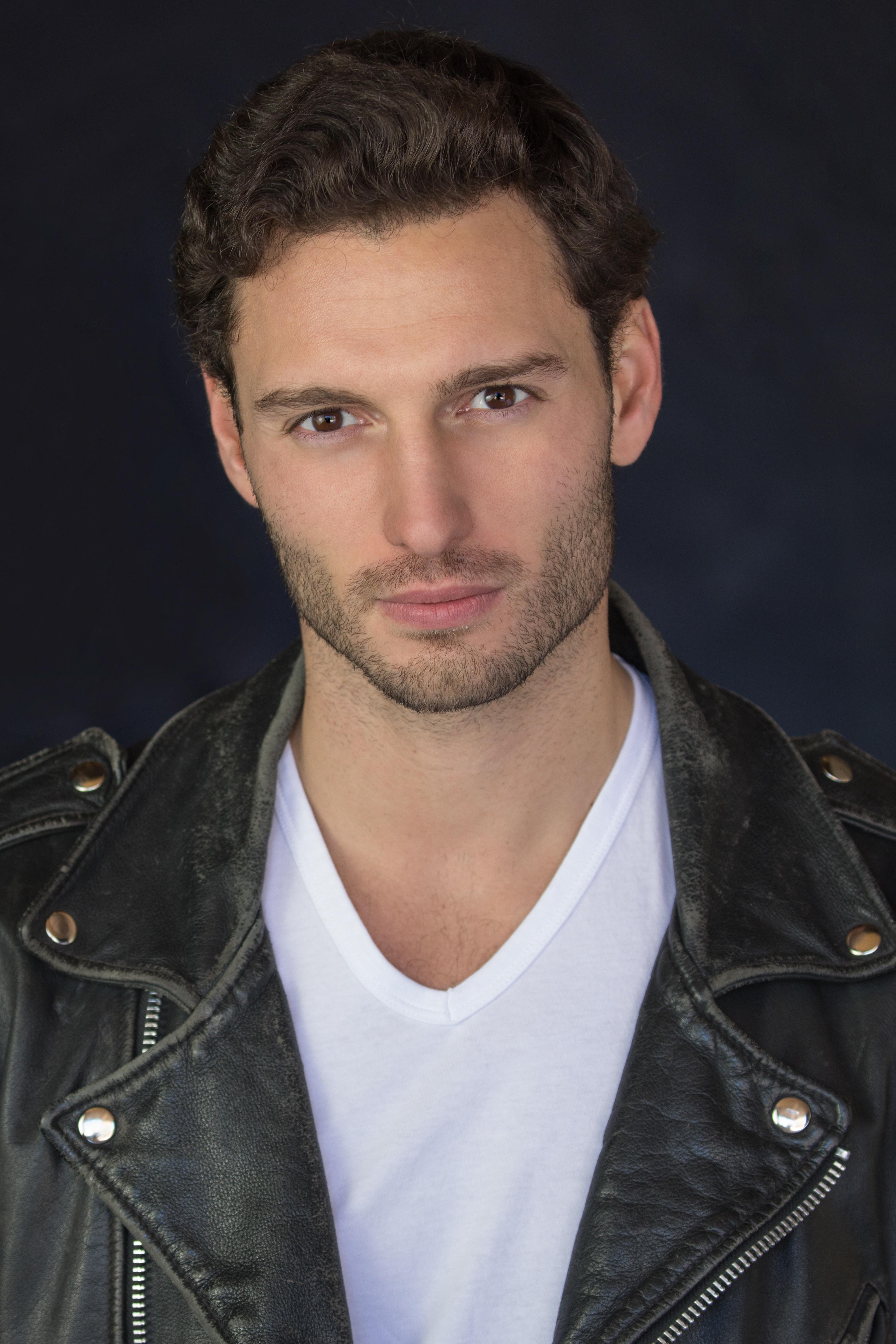 actor Chris Matteis large photo