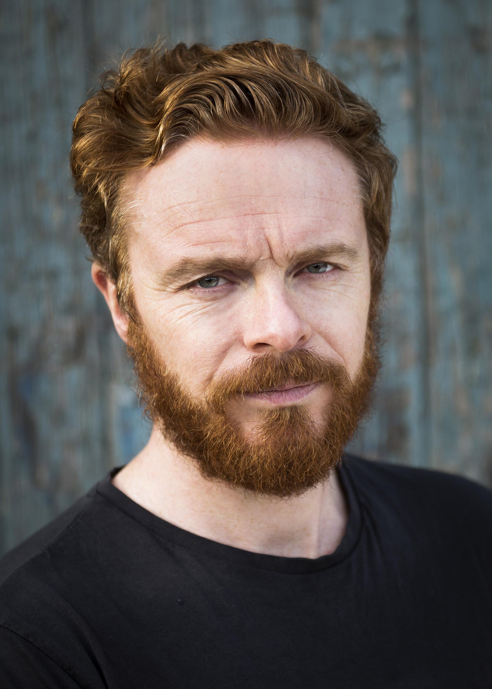 actor Simon Manley large photo