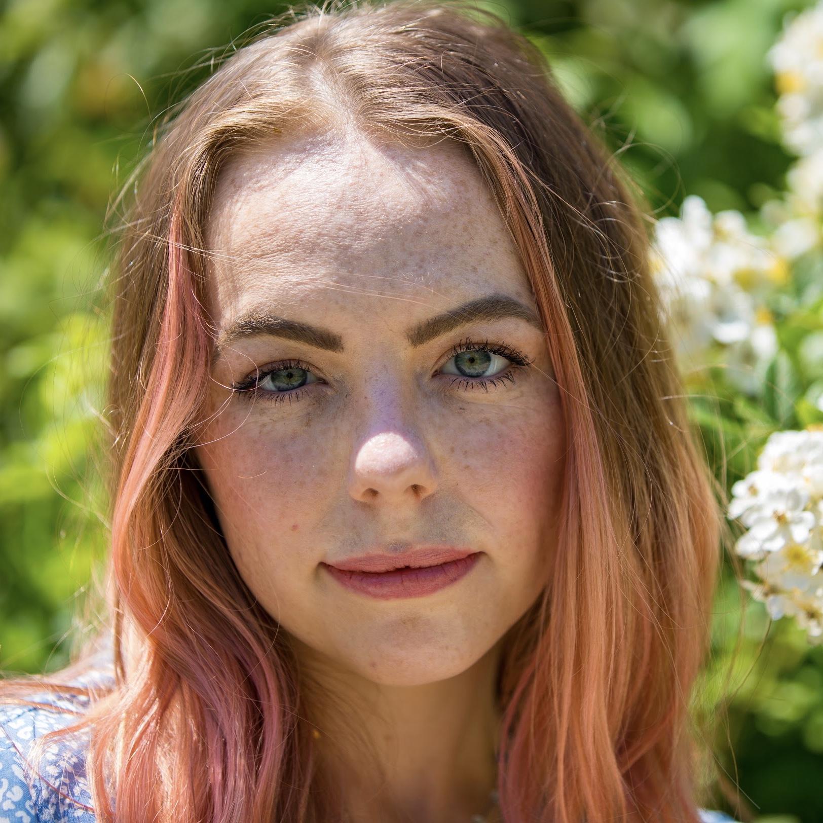 actor Libby Dietrix large photo