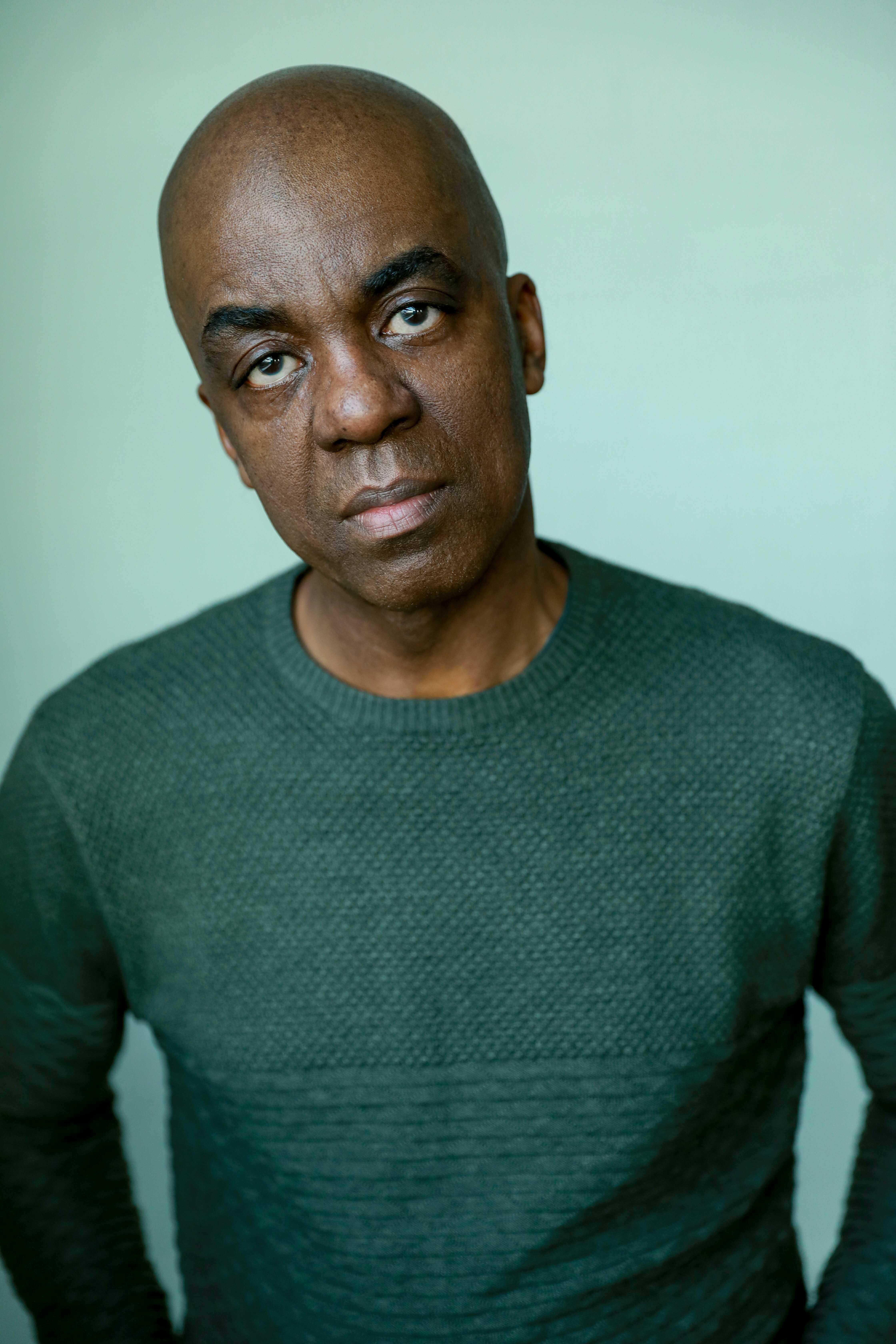 actor Kevin Golding large photo