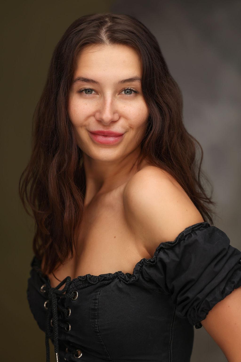 actor Kirsty Howe large photo