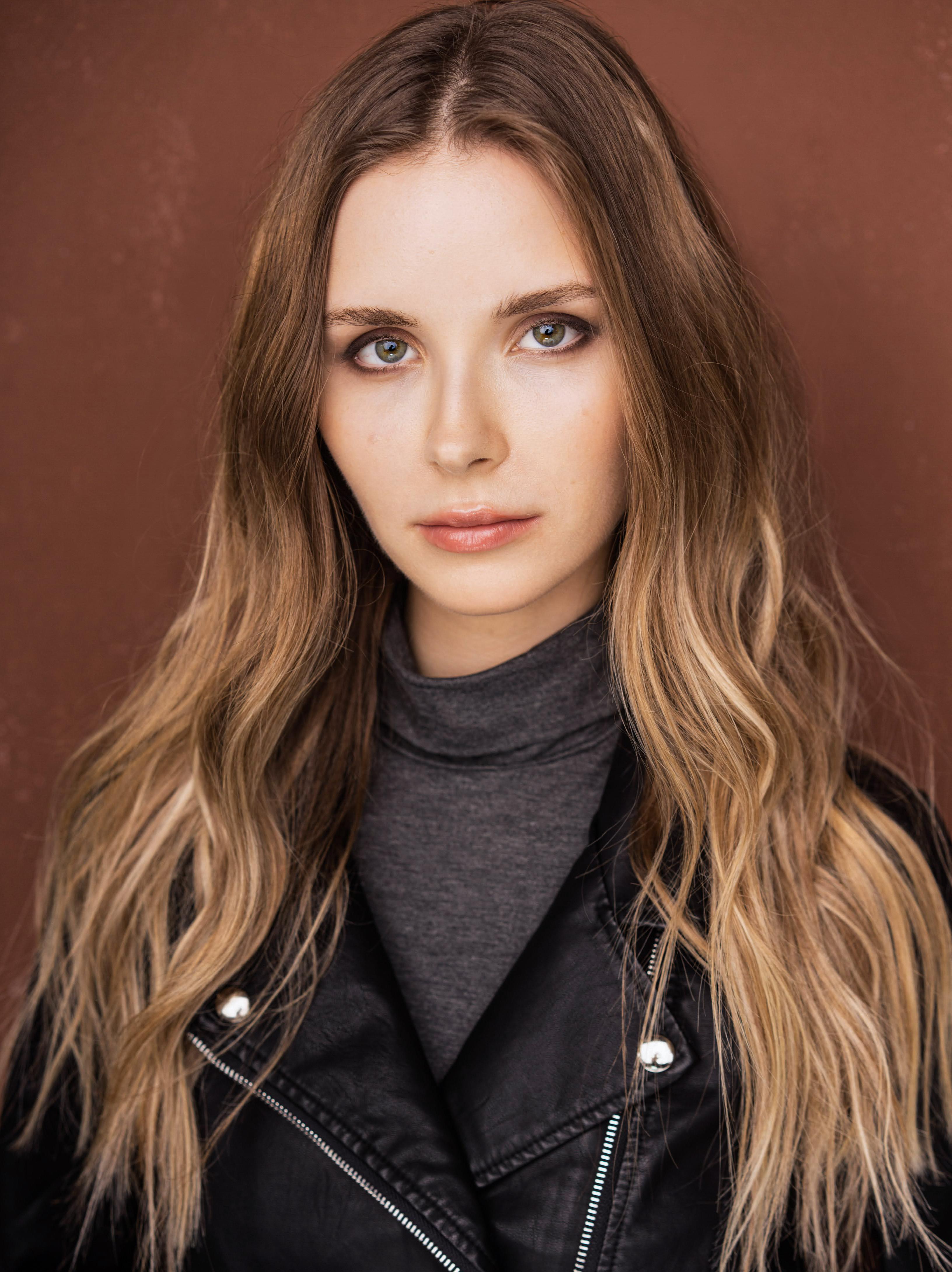 actor Aria Sirvaitis large photo