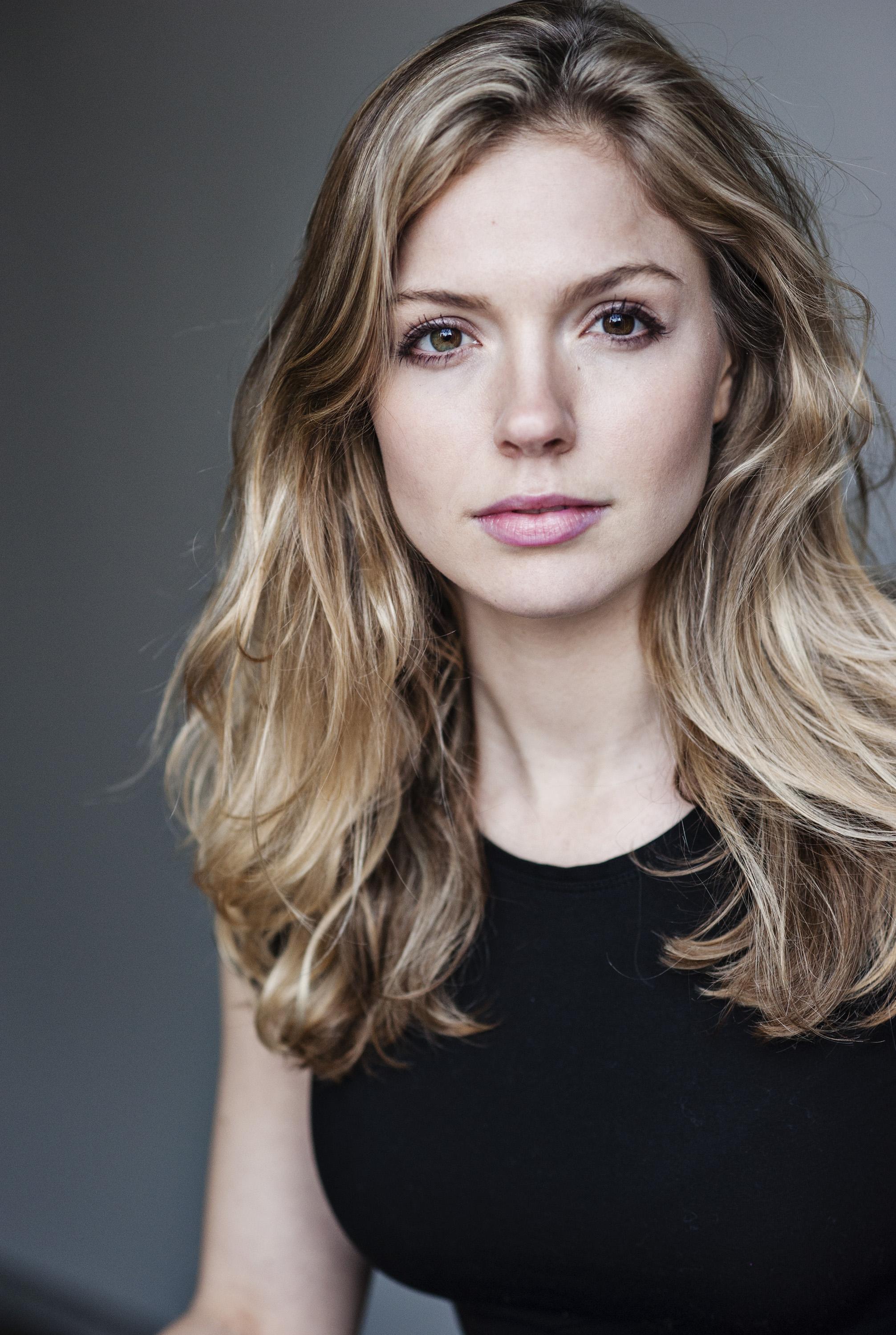 actor Lucy Aarden large photo