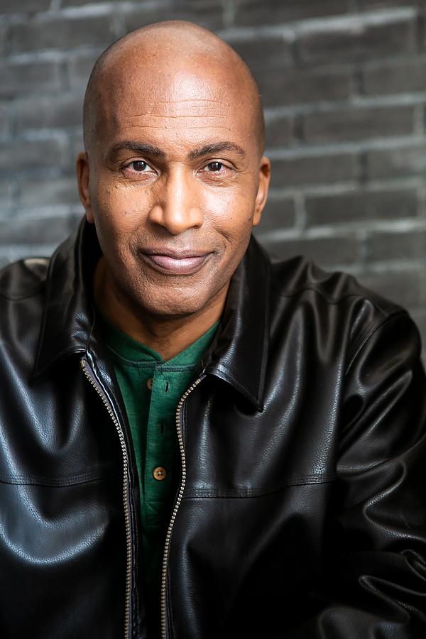 actor D. Elliot Woods large photo