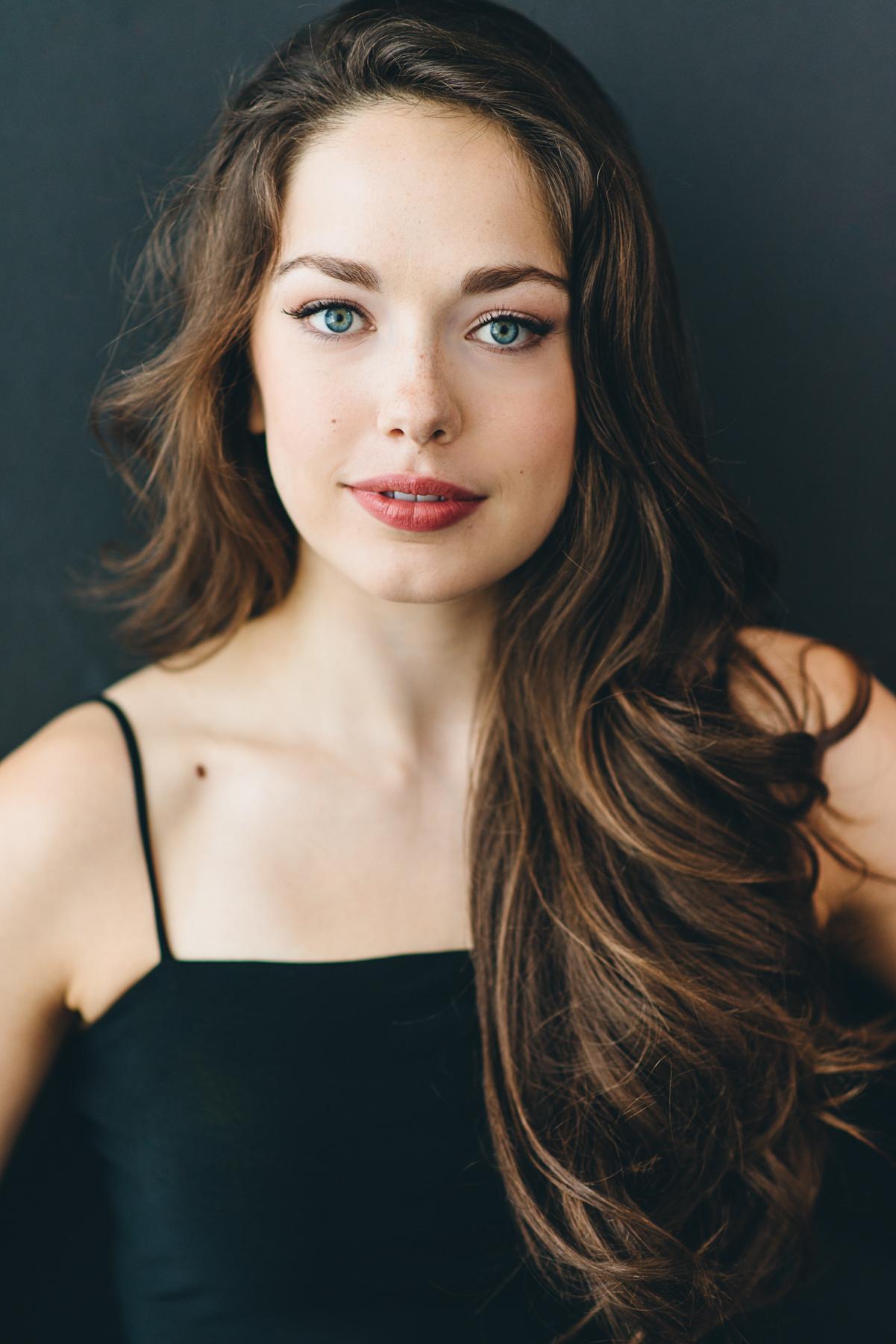 actor Julia Knope large photo