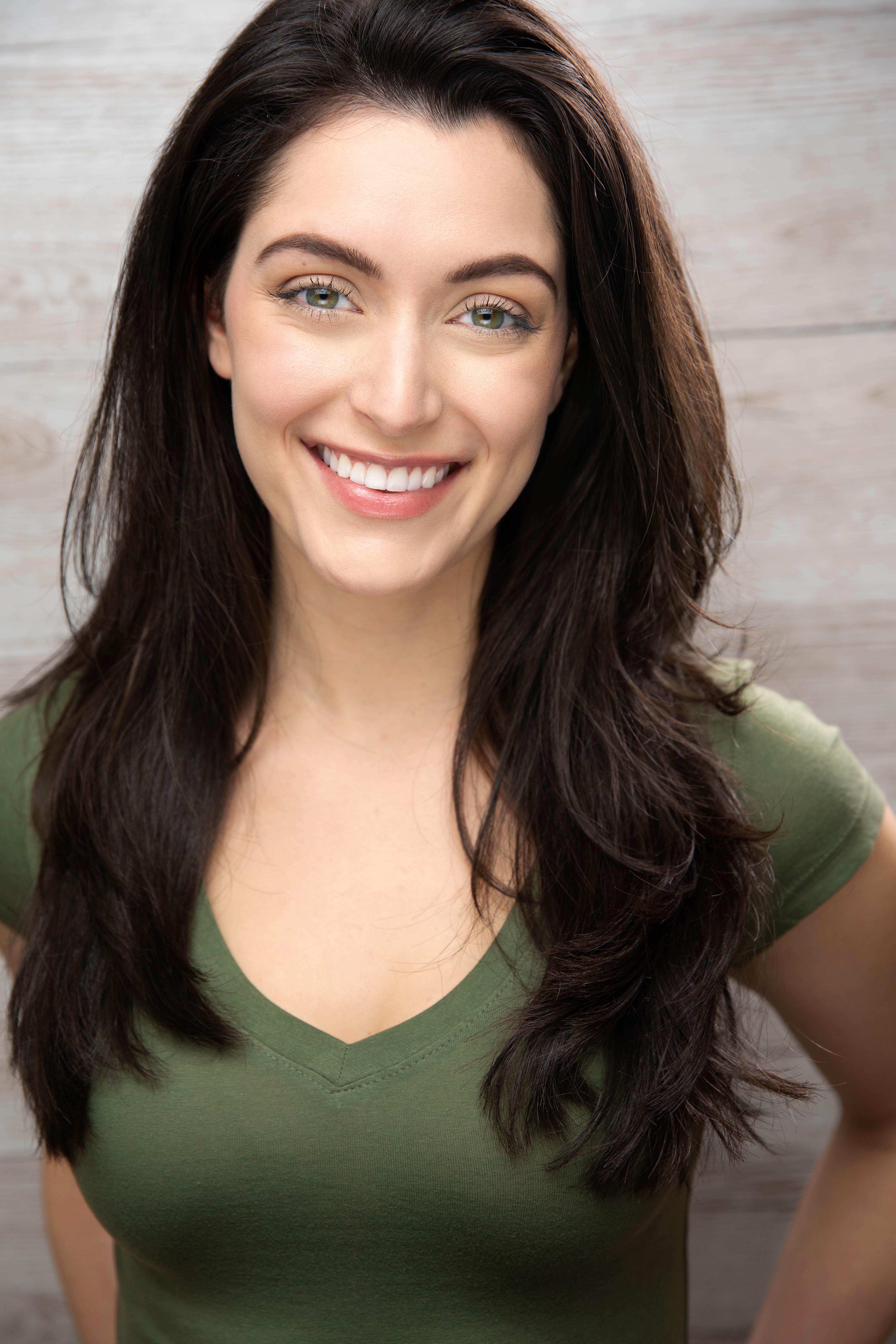 actor Rhianna Radick large photo