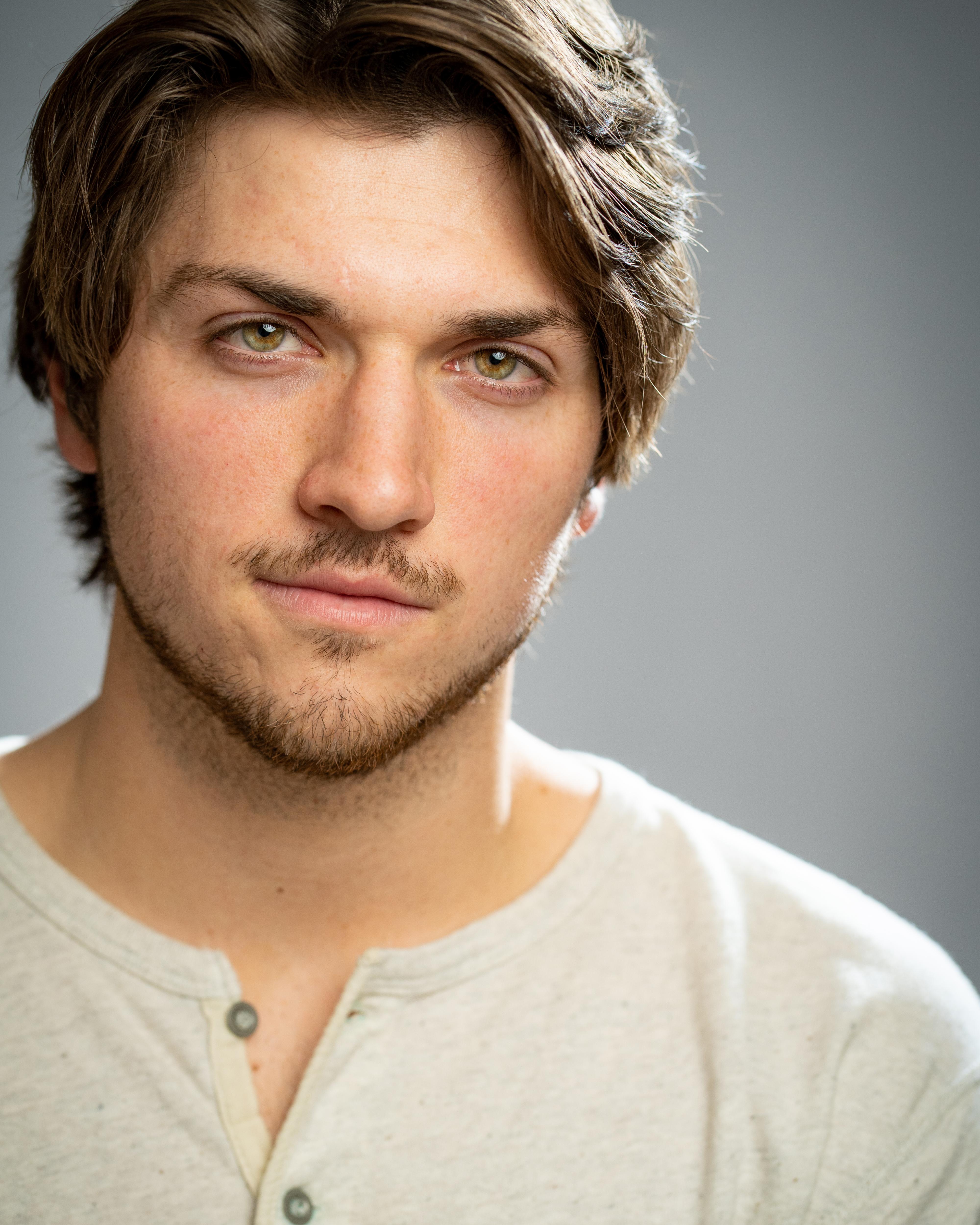 actor Kelby Roberson large photo