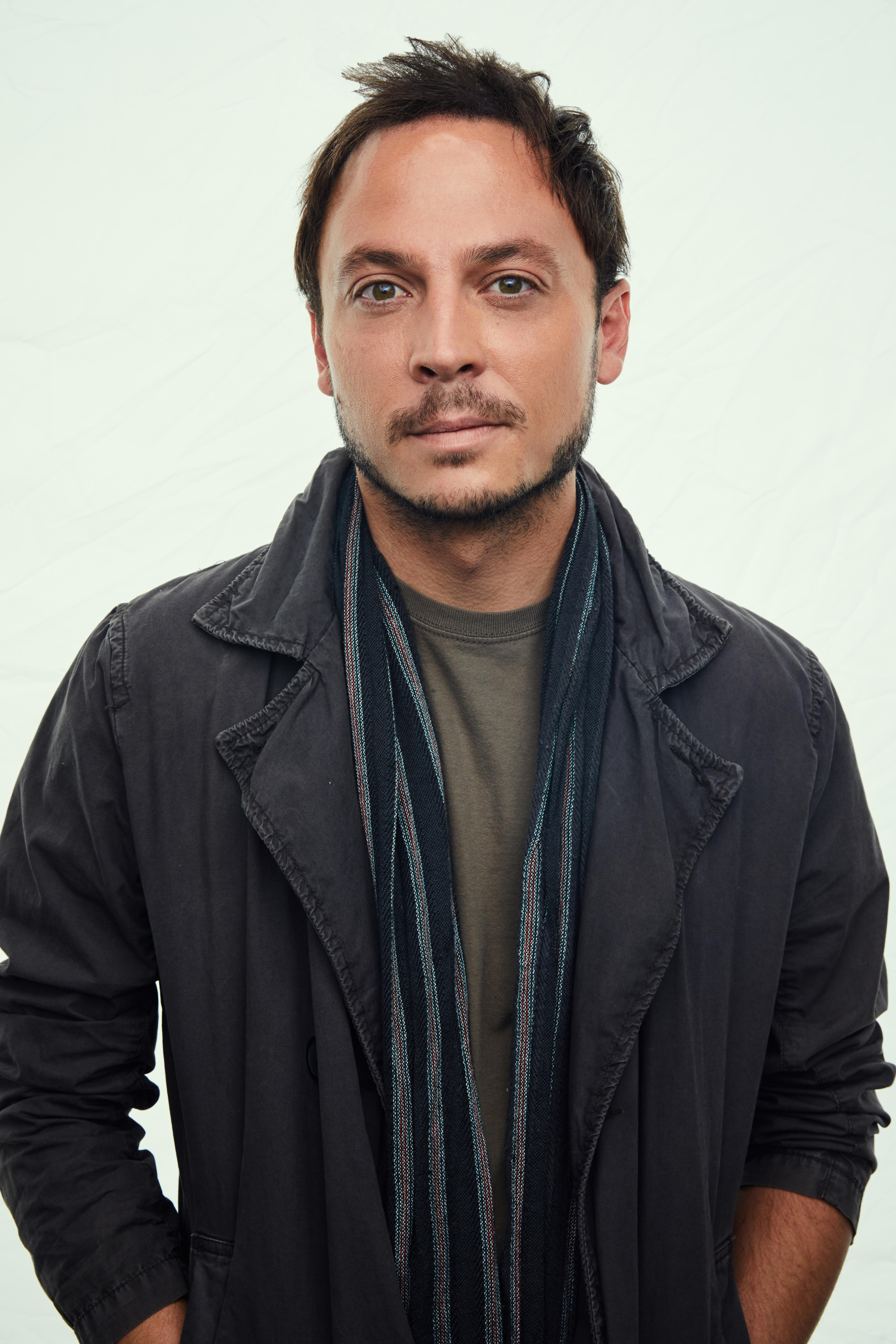 actor Alex Urbom large photo