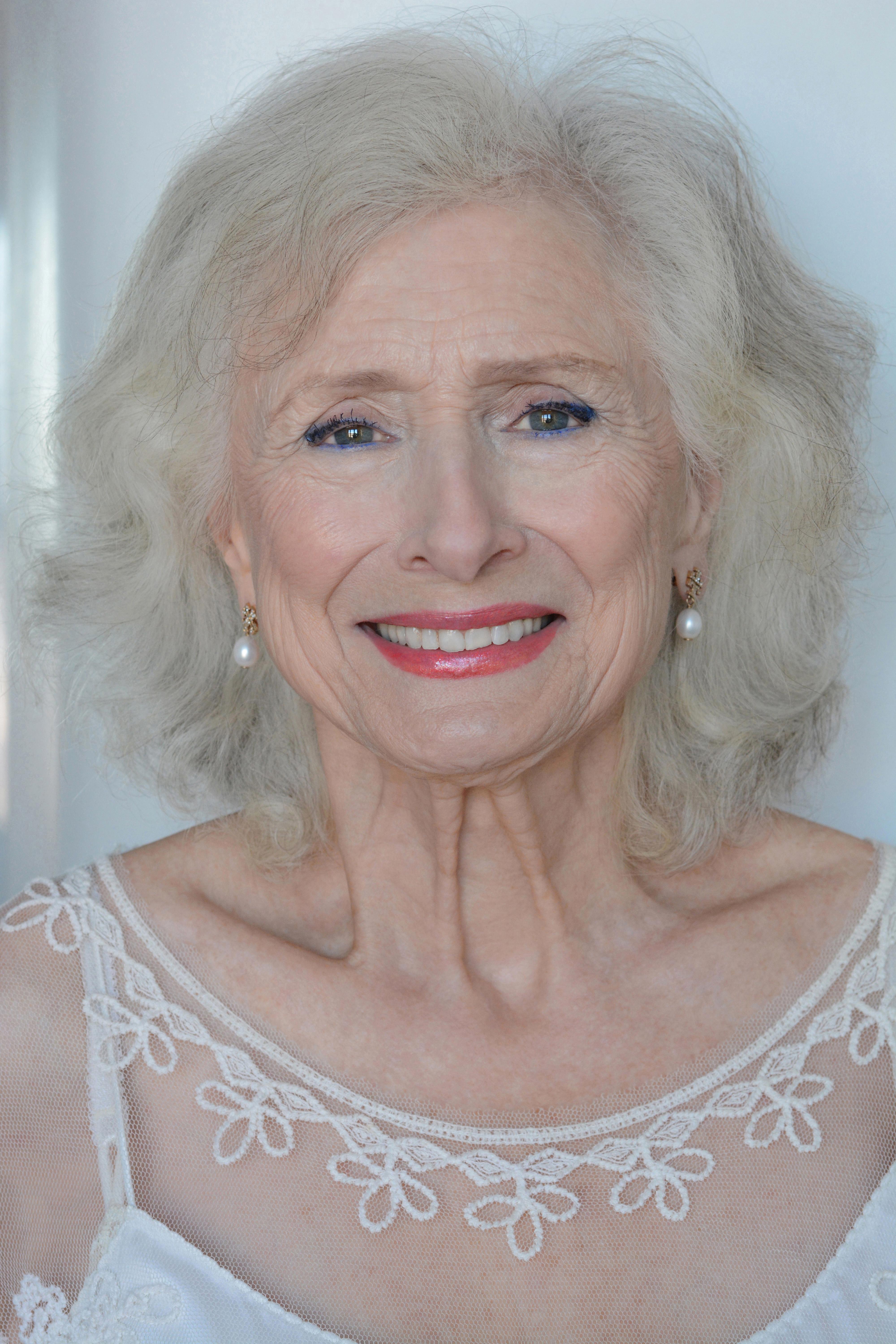 actor Delphi Harrington large photo