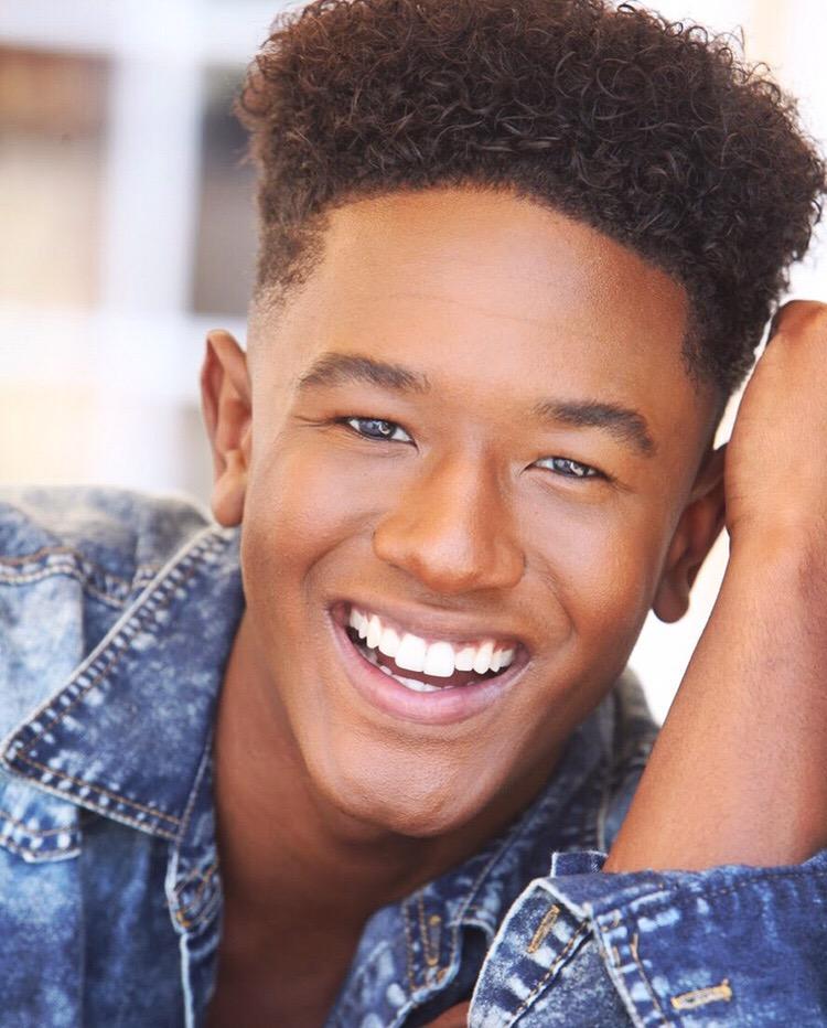 actor Lazarus Tate large photo