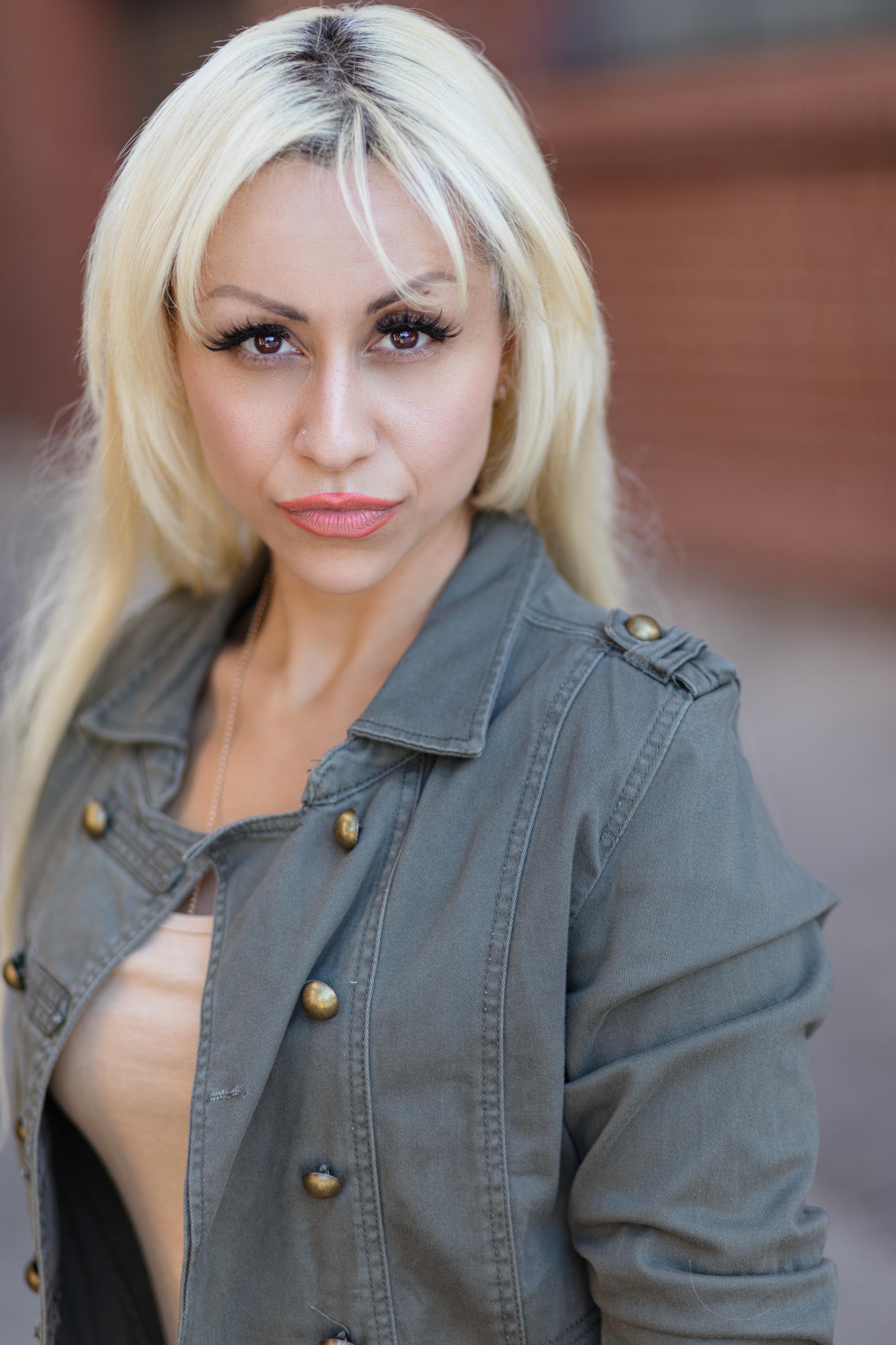 actor Simay Argento large photo