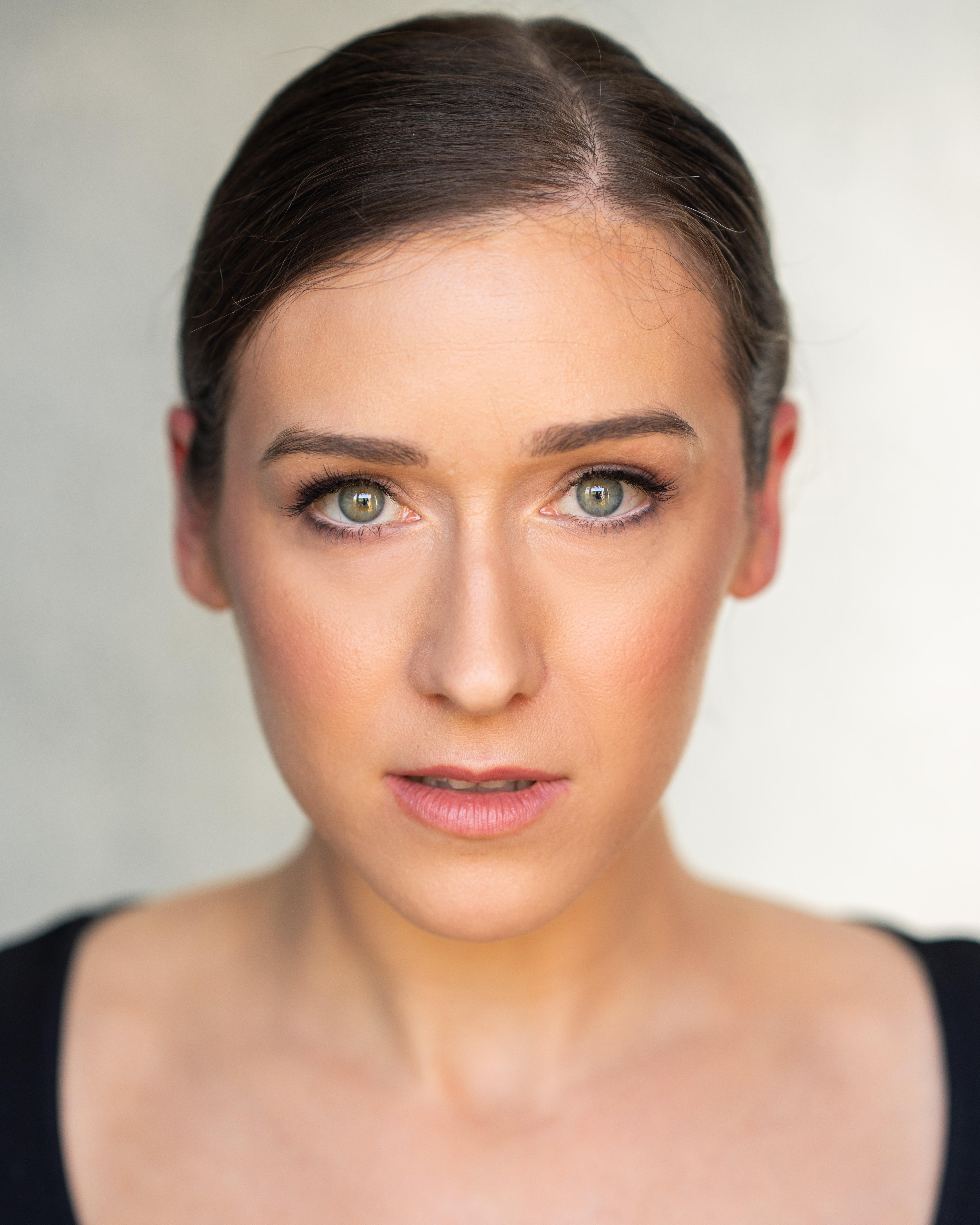 actor Jenna Kerns large photo