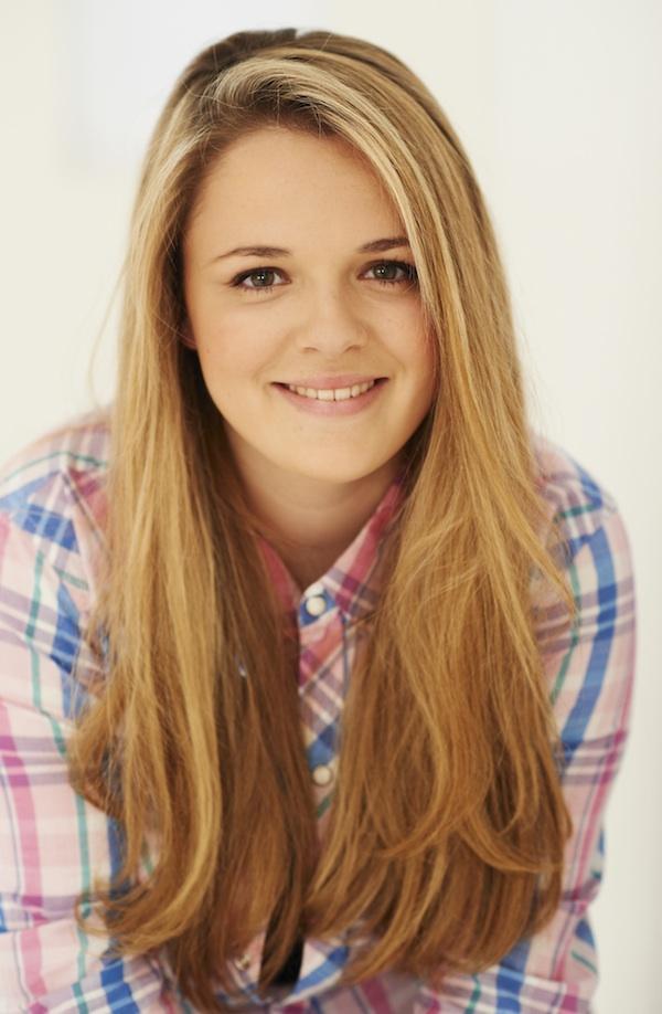 actor Phoebe Givron-Taylor large photo