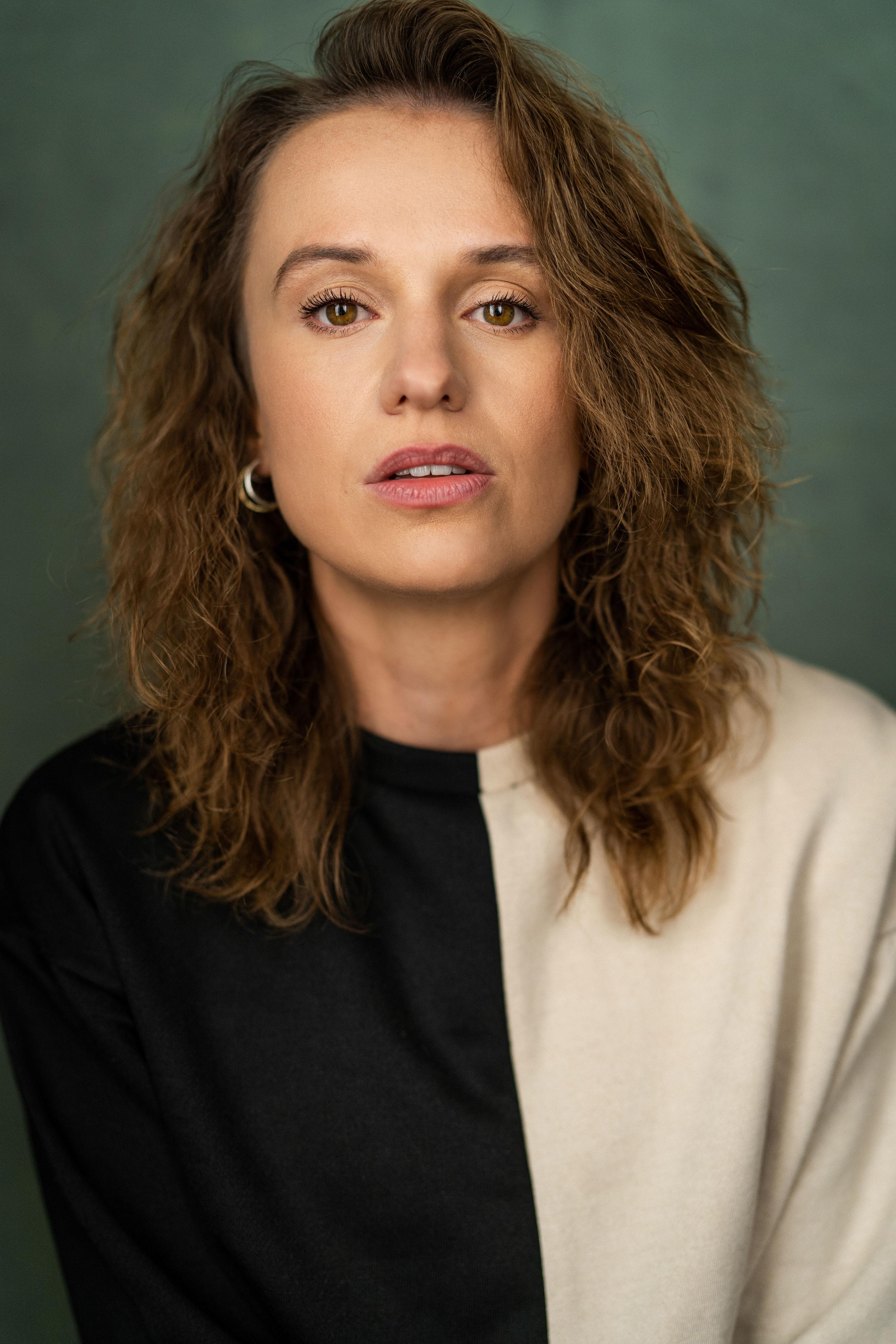 actor April Kelley large photo