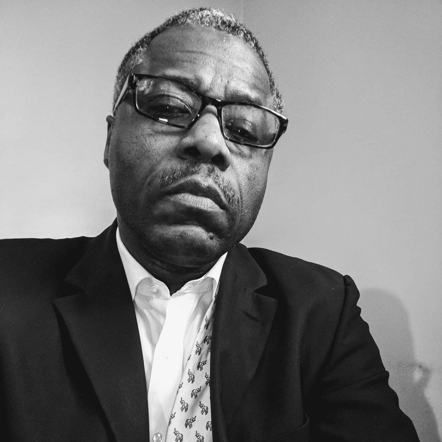 actor Mitch Credle large photo