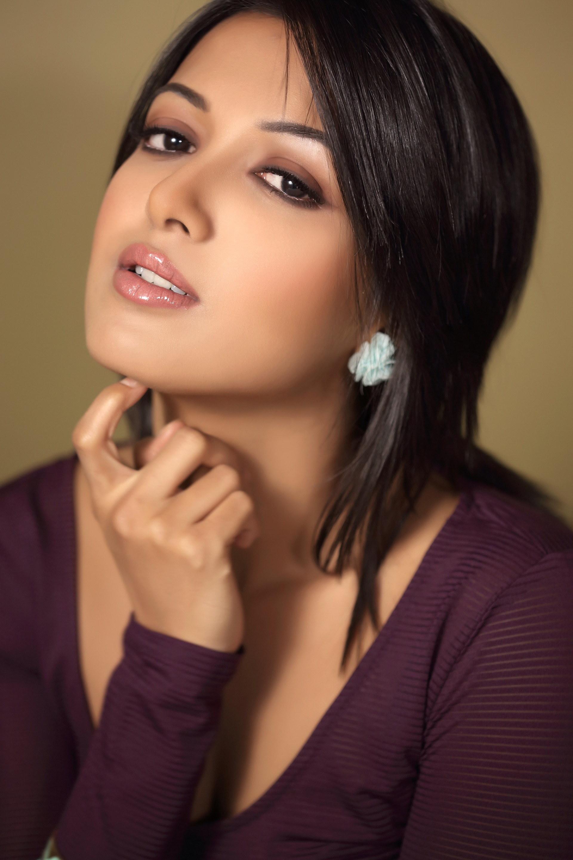 actor Catherine Tresa large photo