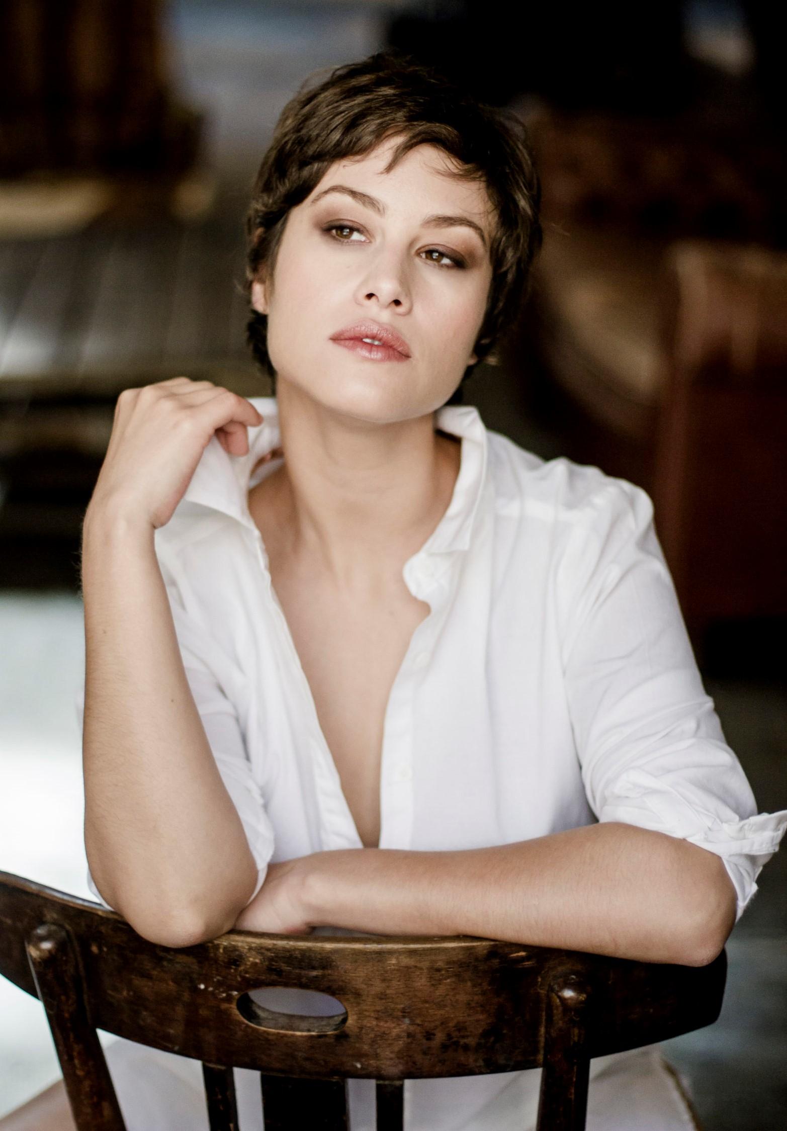 actor Aida Folch large photo