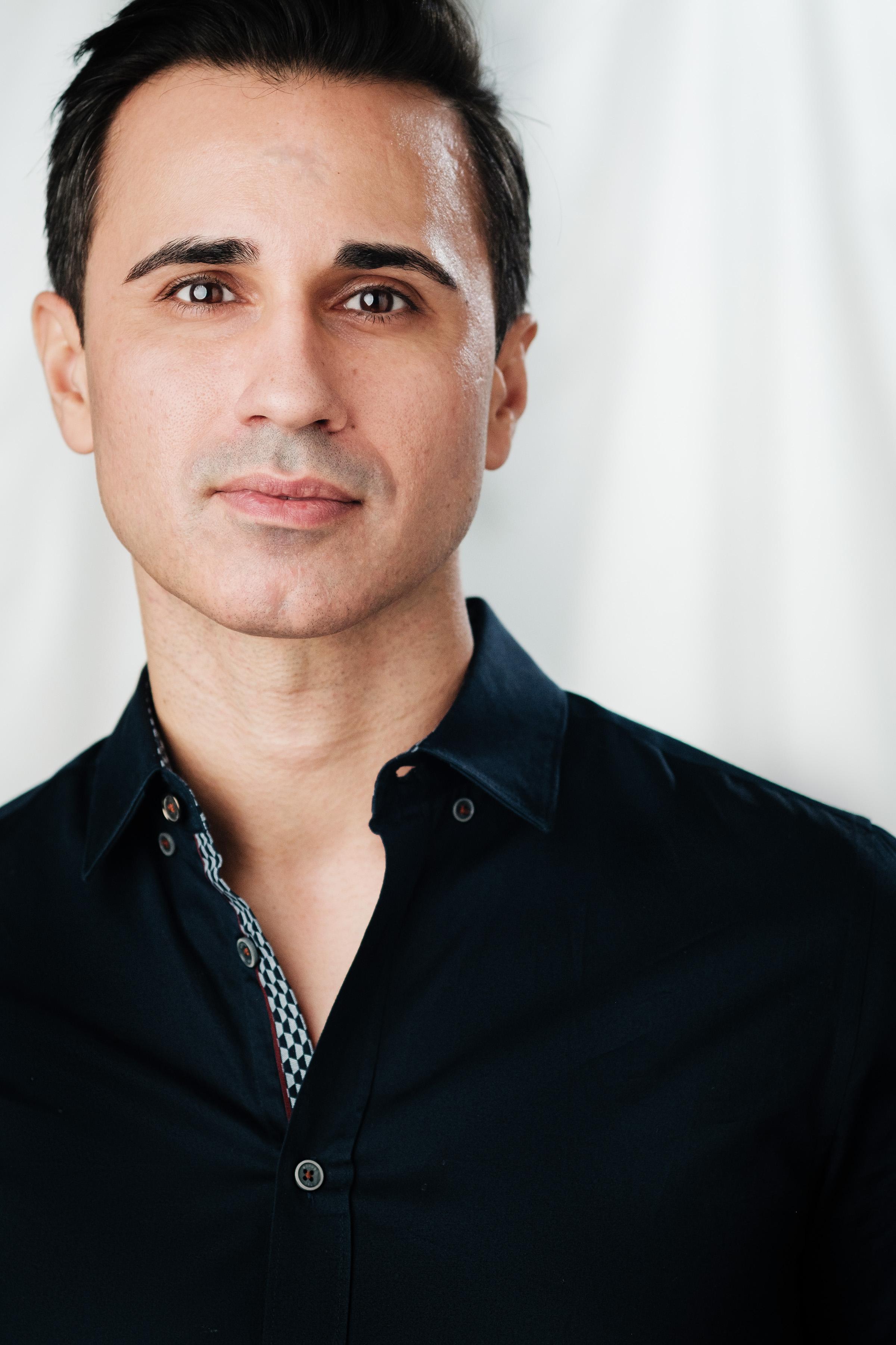 actor Chenier Hundal large photo