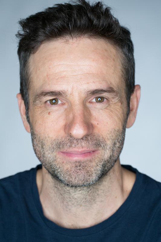 actor Gustavo Salmerón large photo