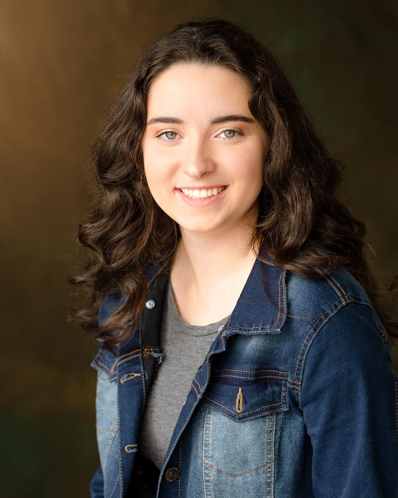 actor Tori Dellwardt large photo