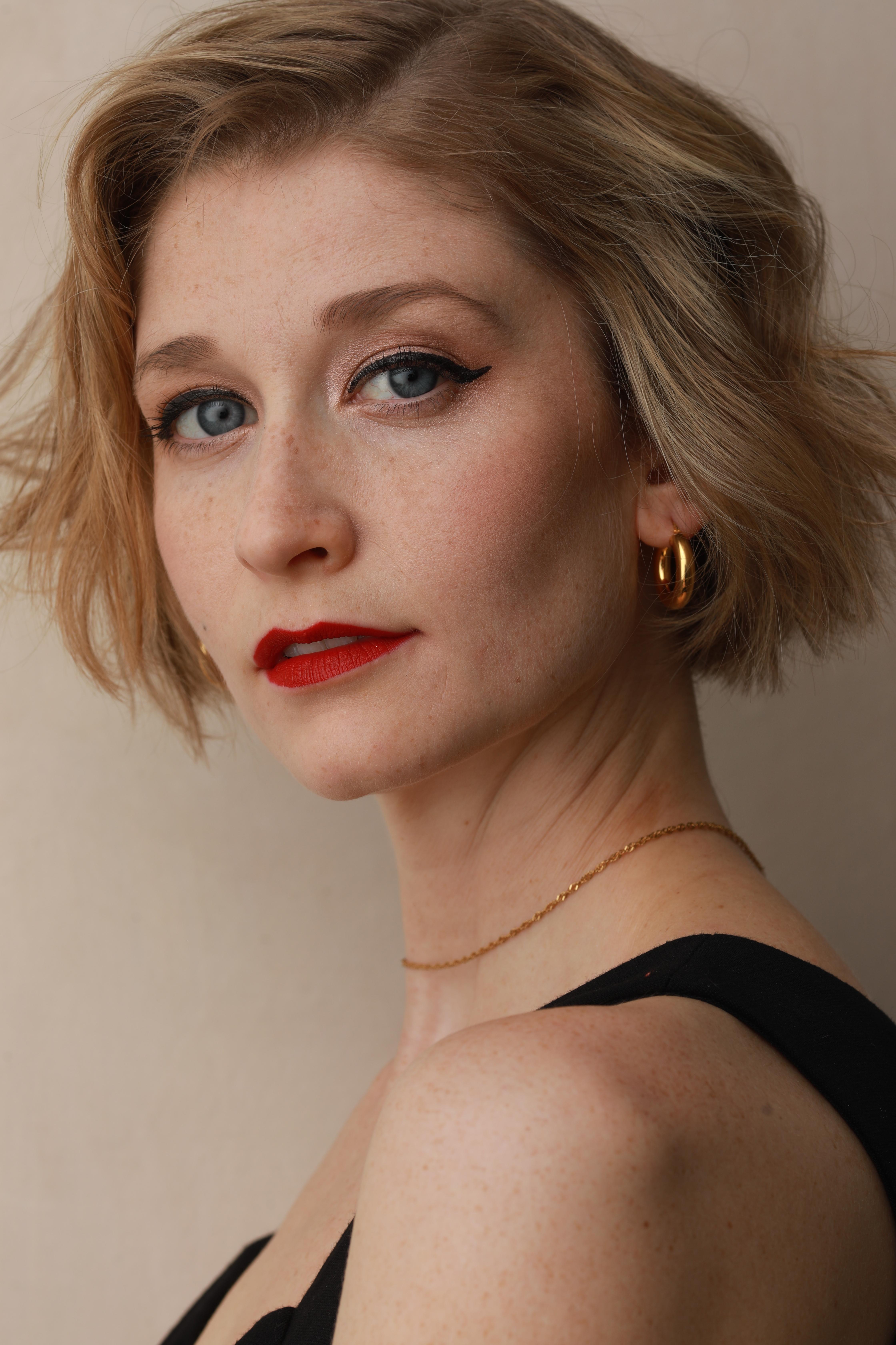 actor Elise Caton Williams large photo