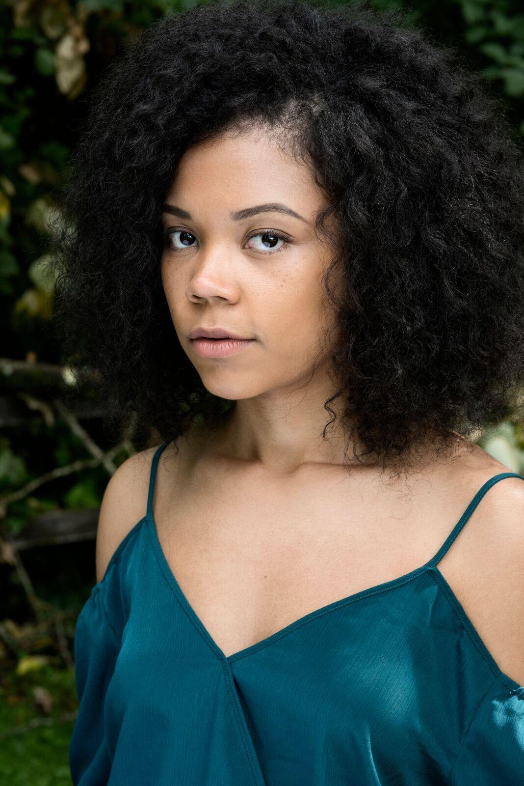 actor Amara Davis large photo