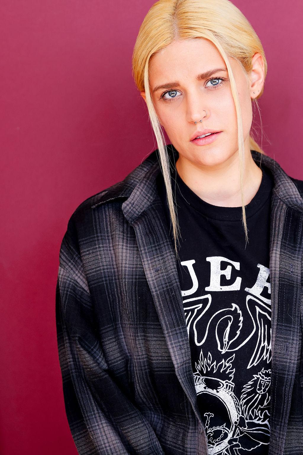 actor Samantha Poole large photo