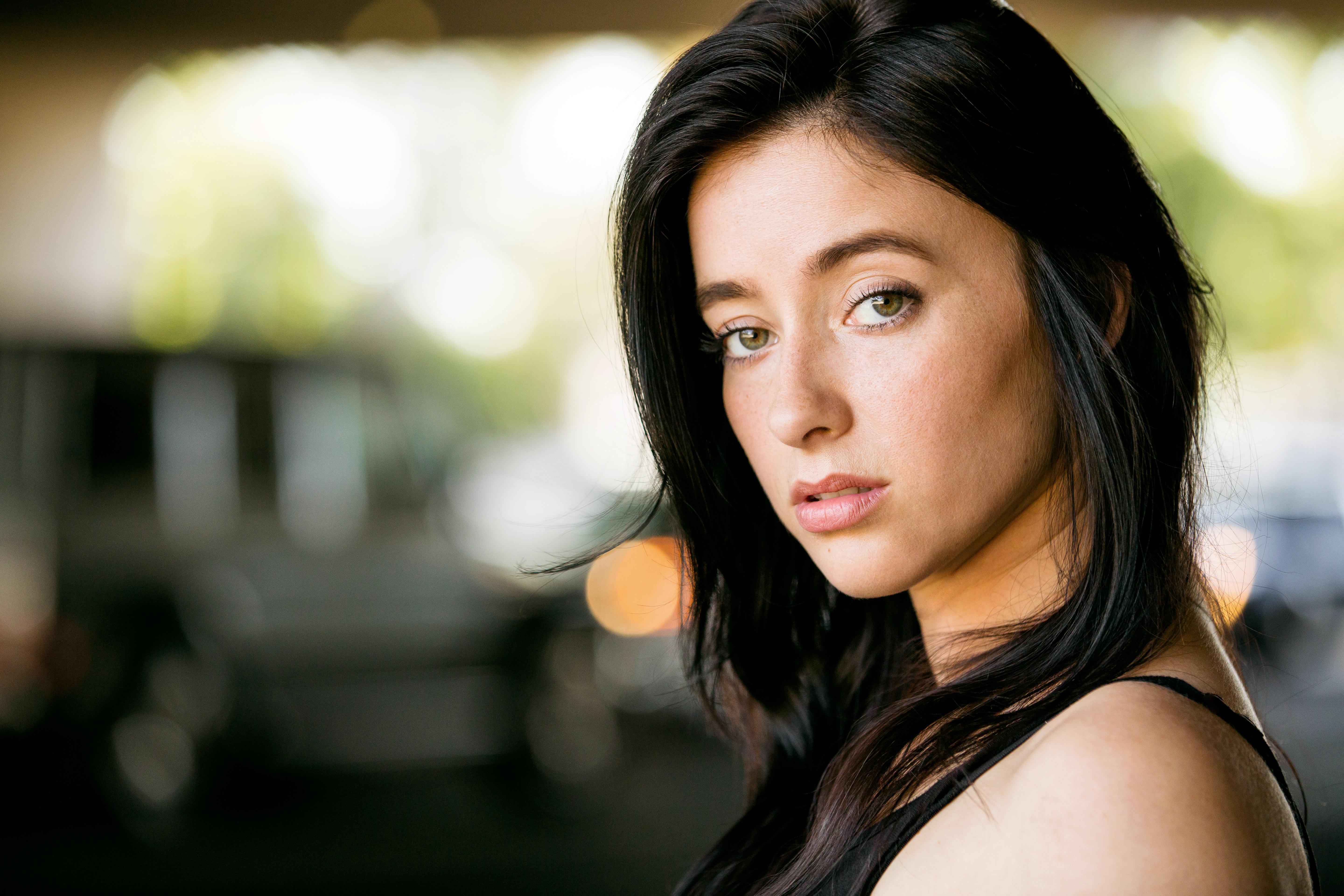 actor Amanda Holquin large photo