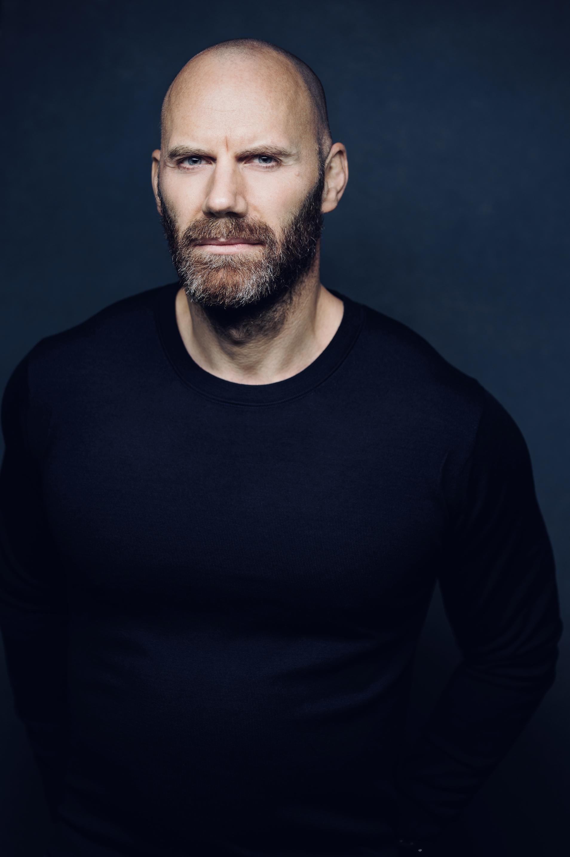 actor Will Thorp large photo