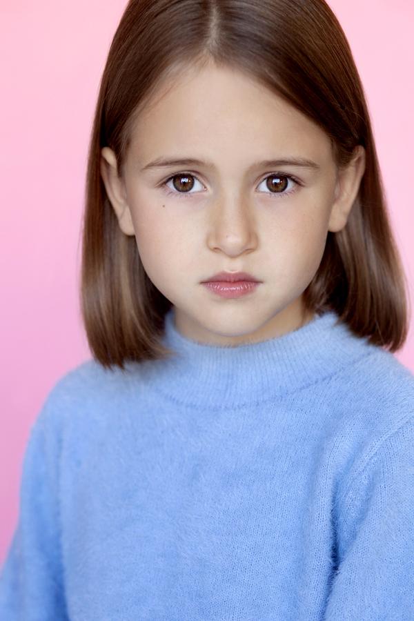 actor Alina Brace large photo