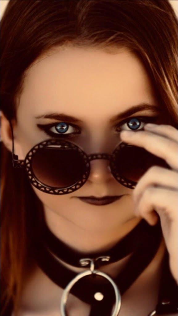 actor Lainee Rhodes large photo